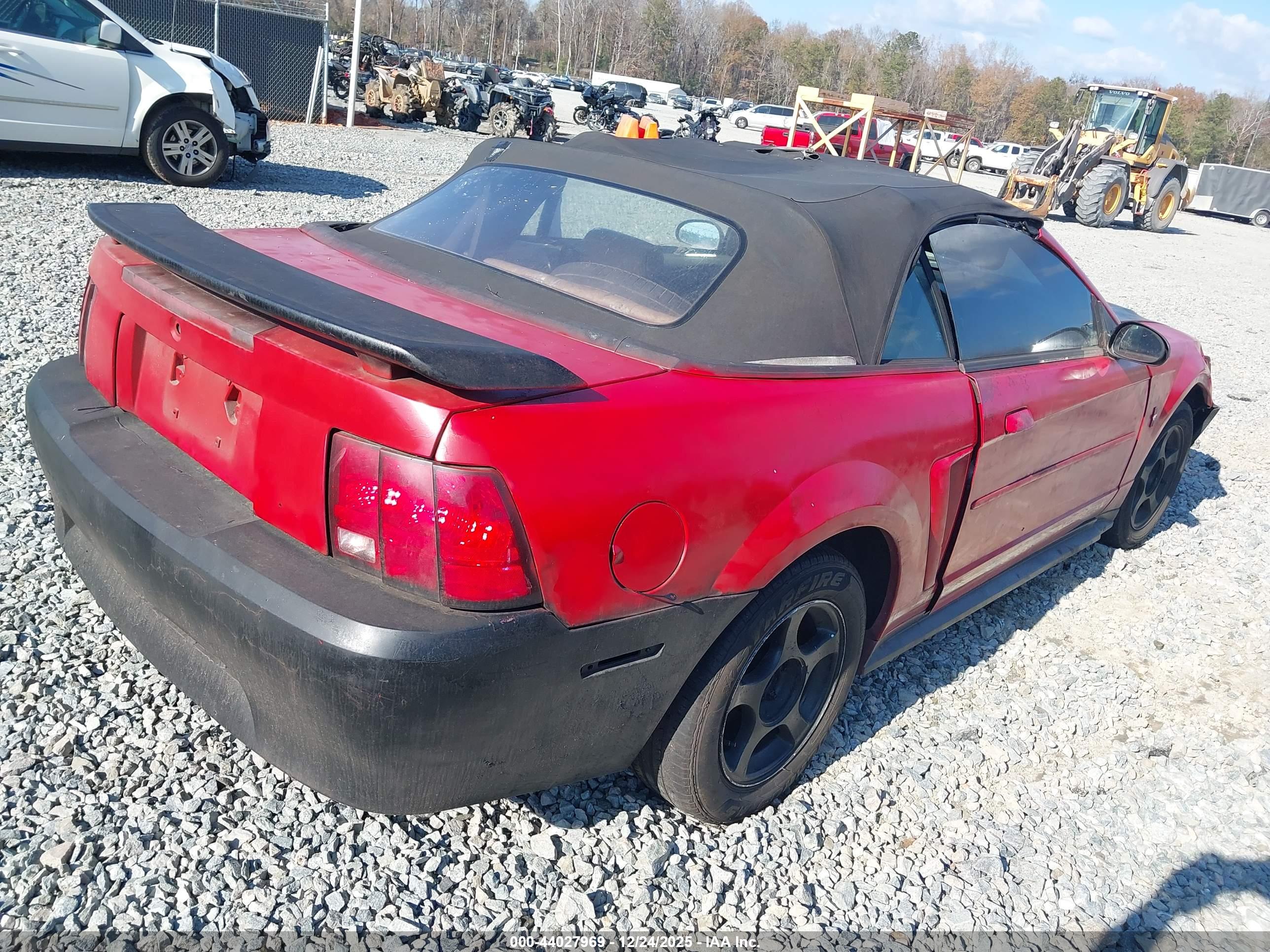 FORD MUSTANG image 4