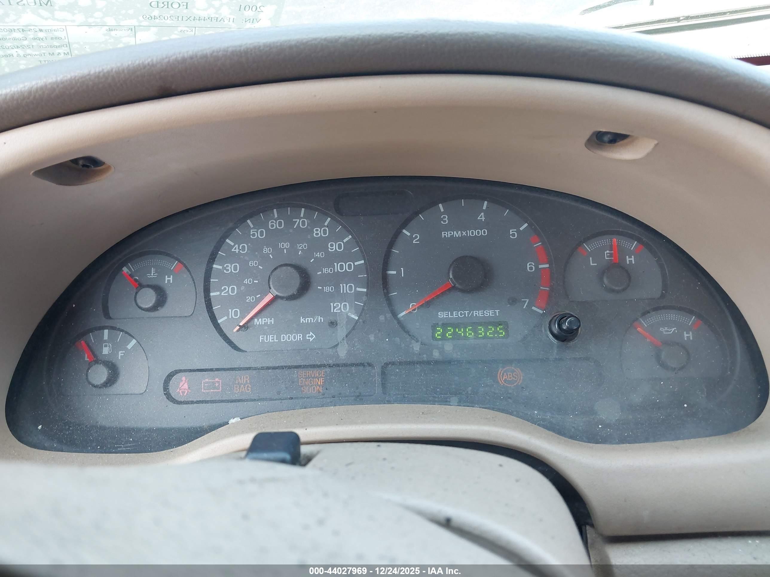 FORD MUSTANG image 7