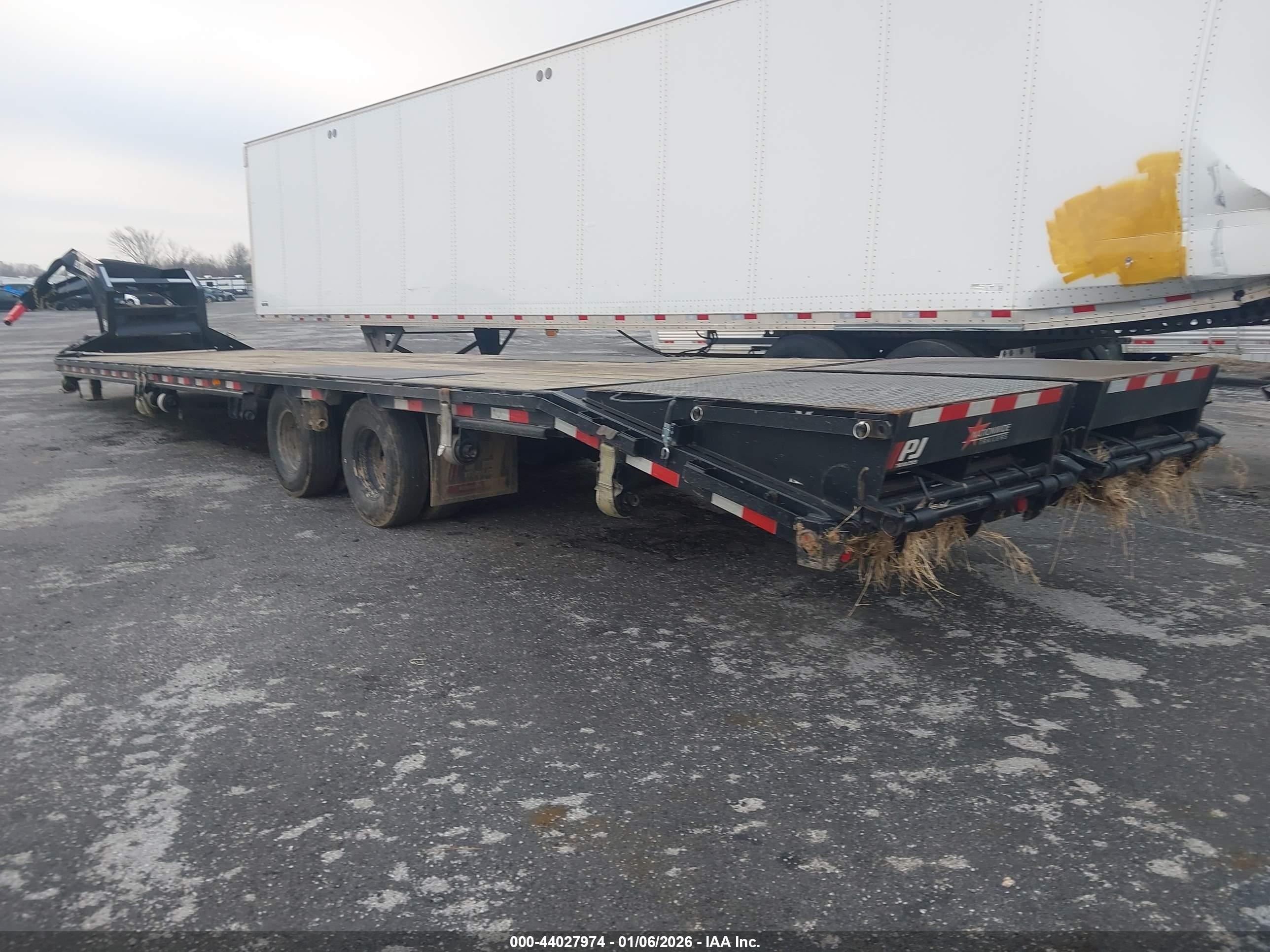 PJ TRAILERS image 3