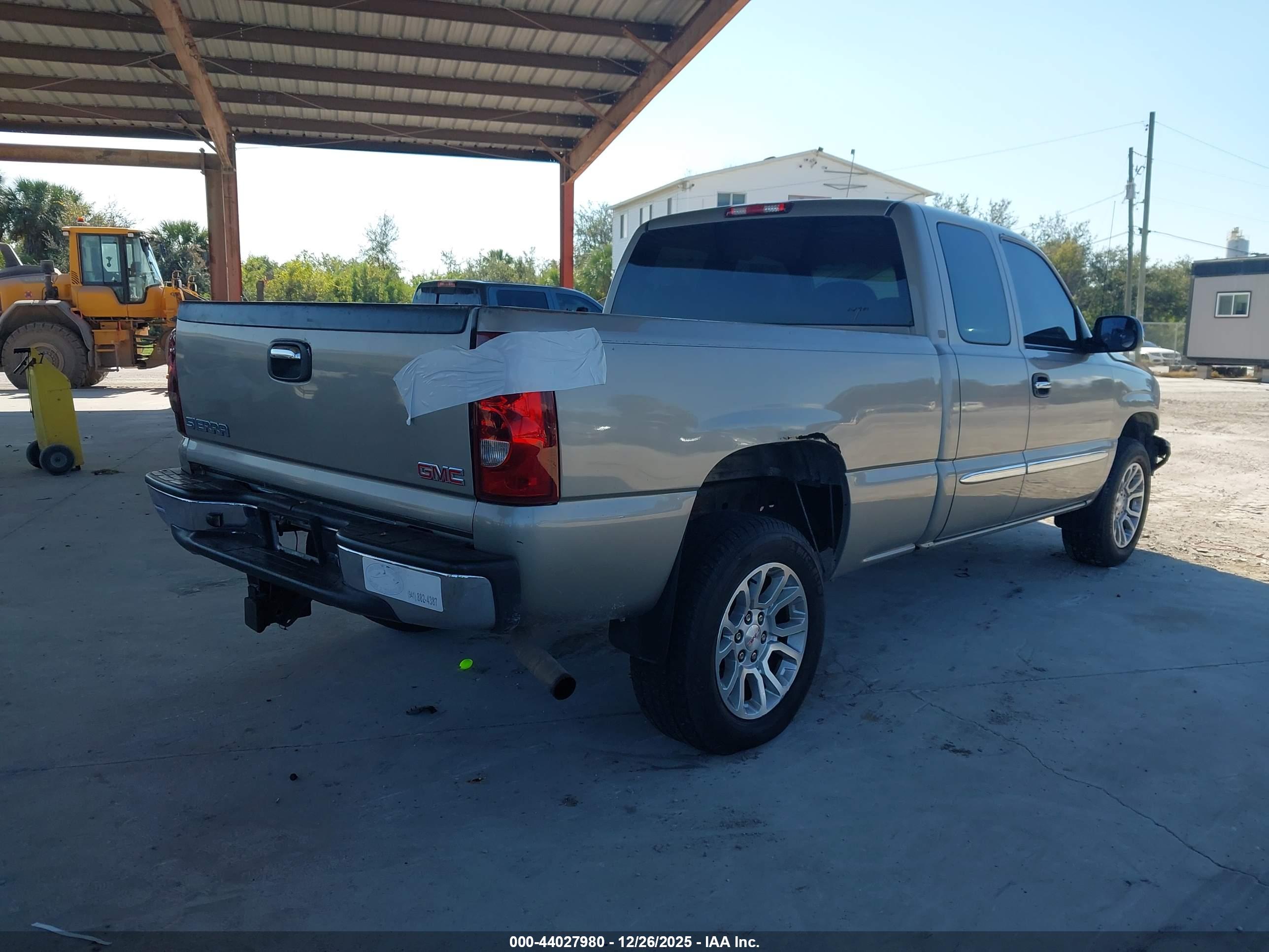 GMC SIERRA image 4
