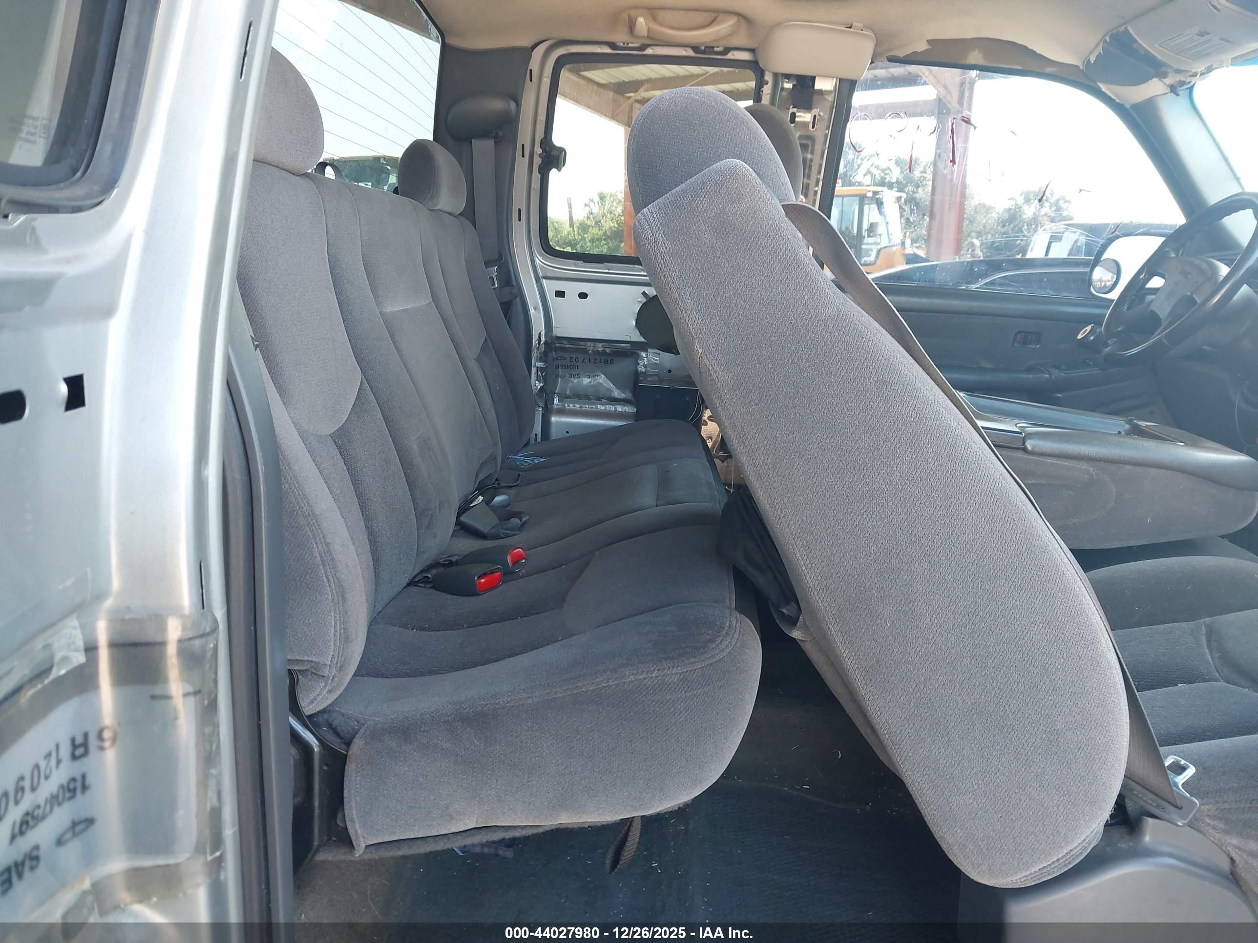 GMC SIERRA image 8