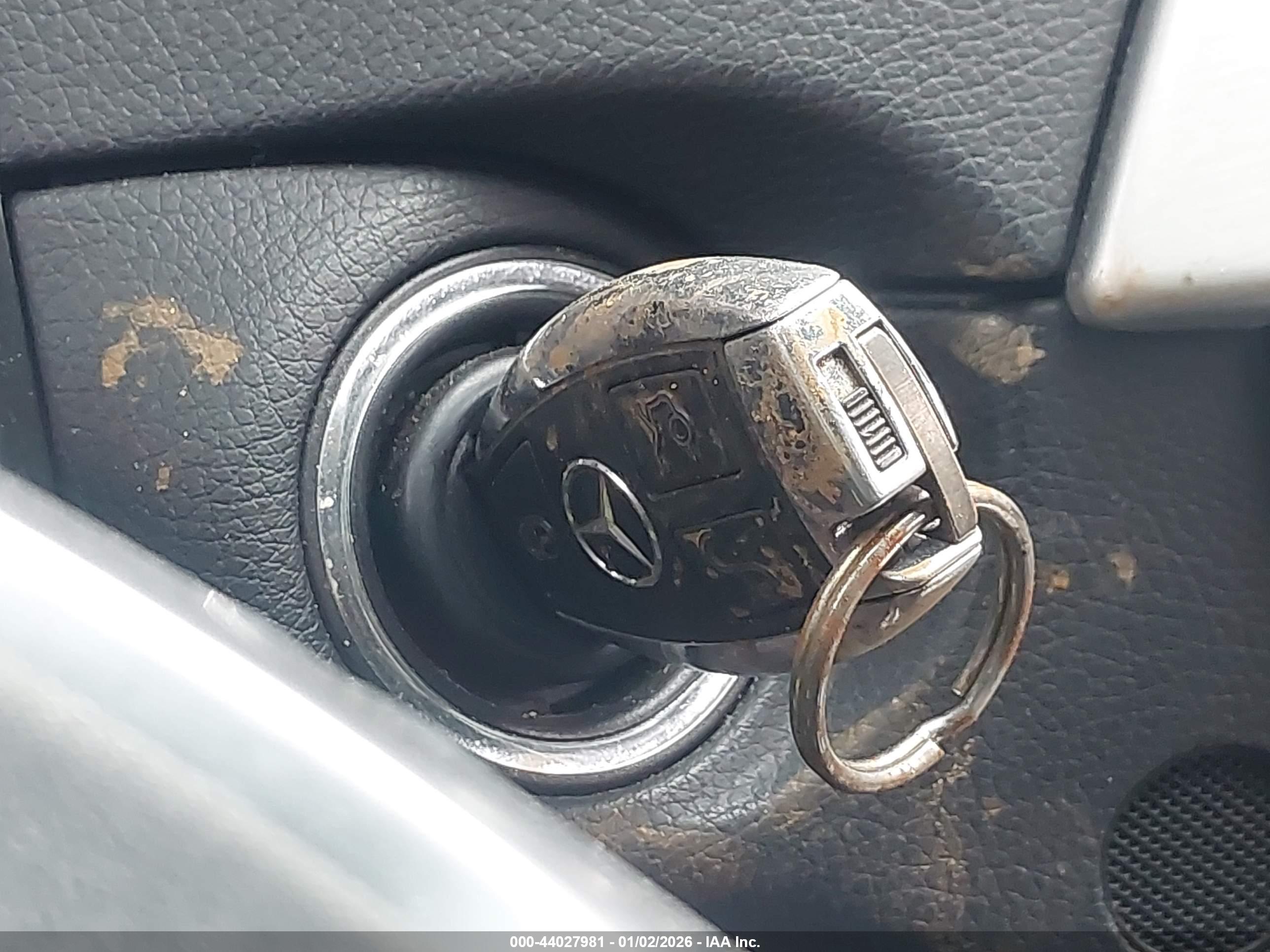 MERCEDES-BENZ C image 11