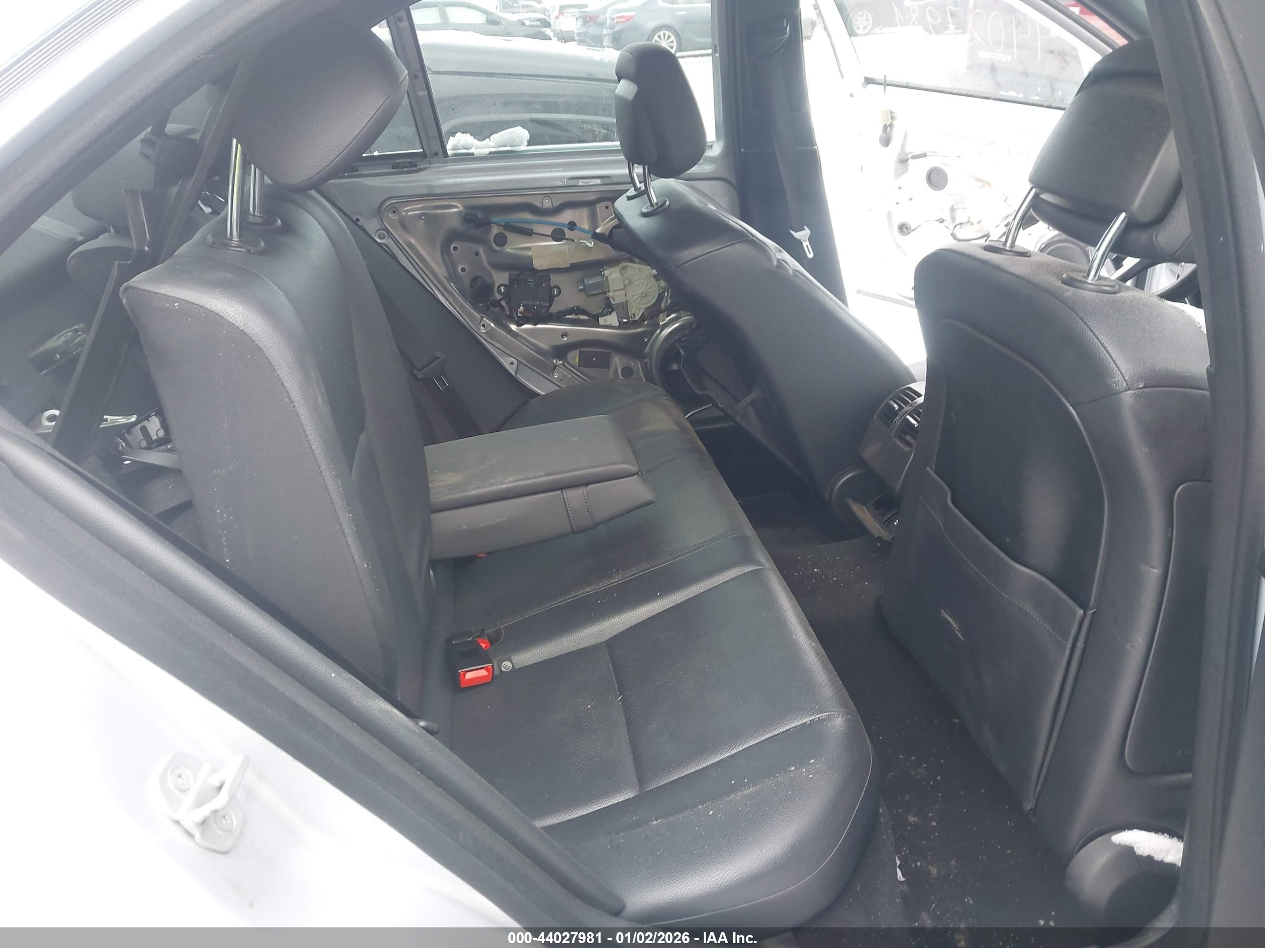 MERCEDES-BENZ C image 8