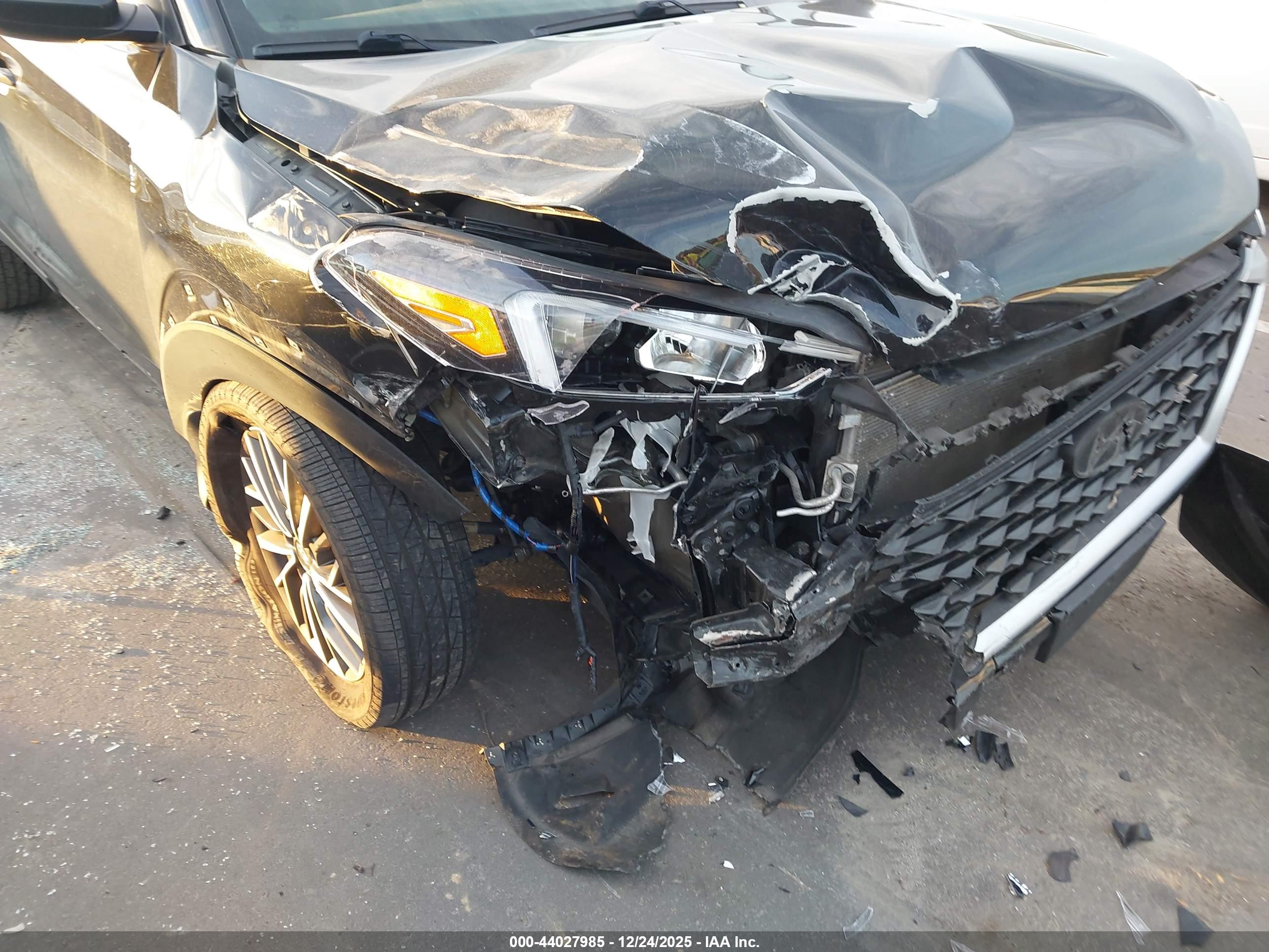 HYUNDAI TUCSON image 6