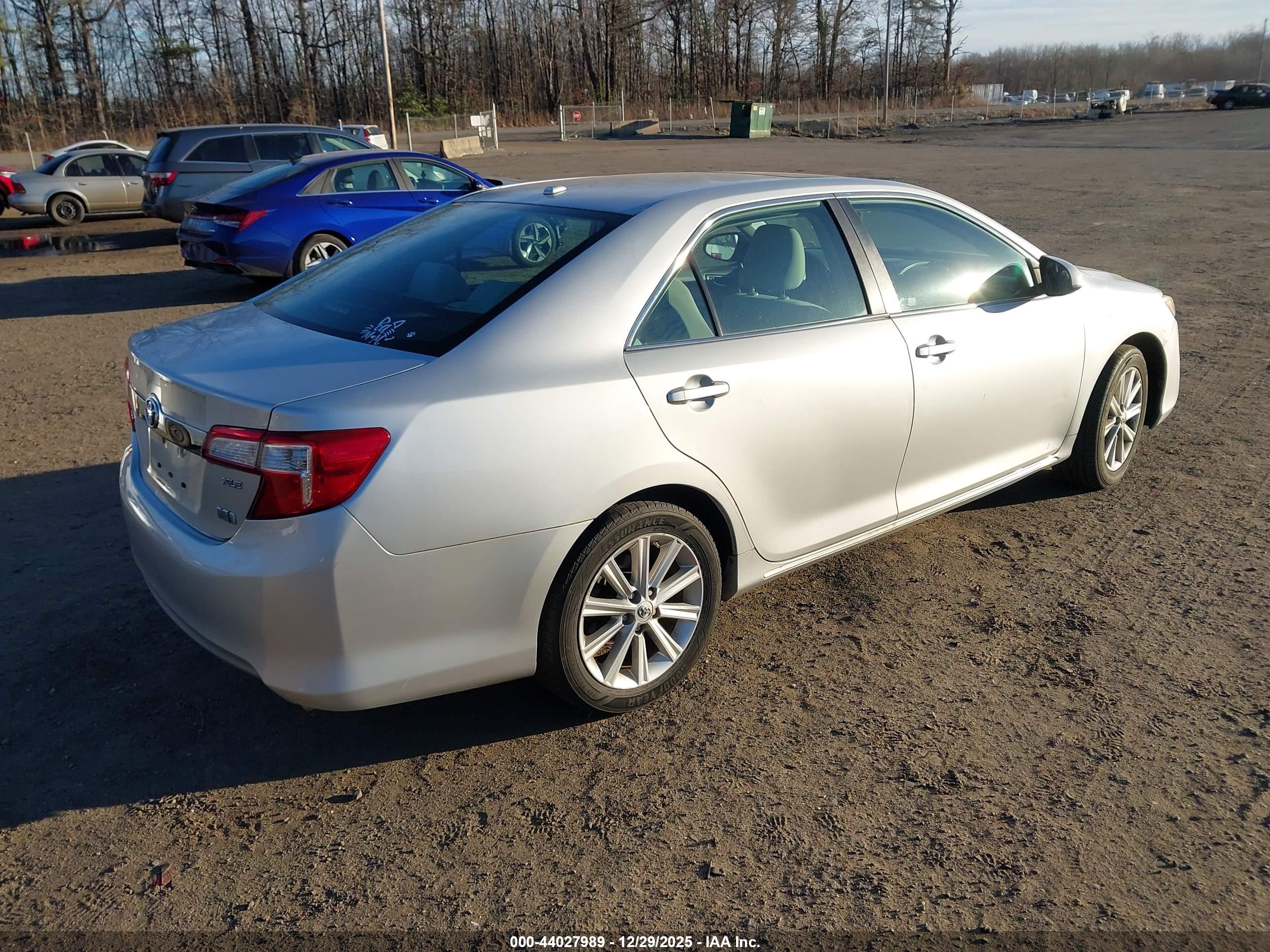 TOYOTA CAMRY image 4