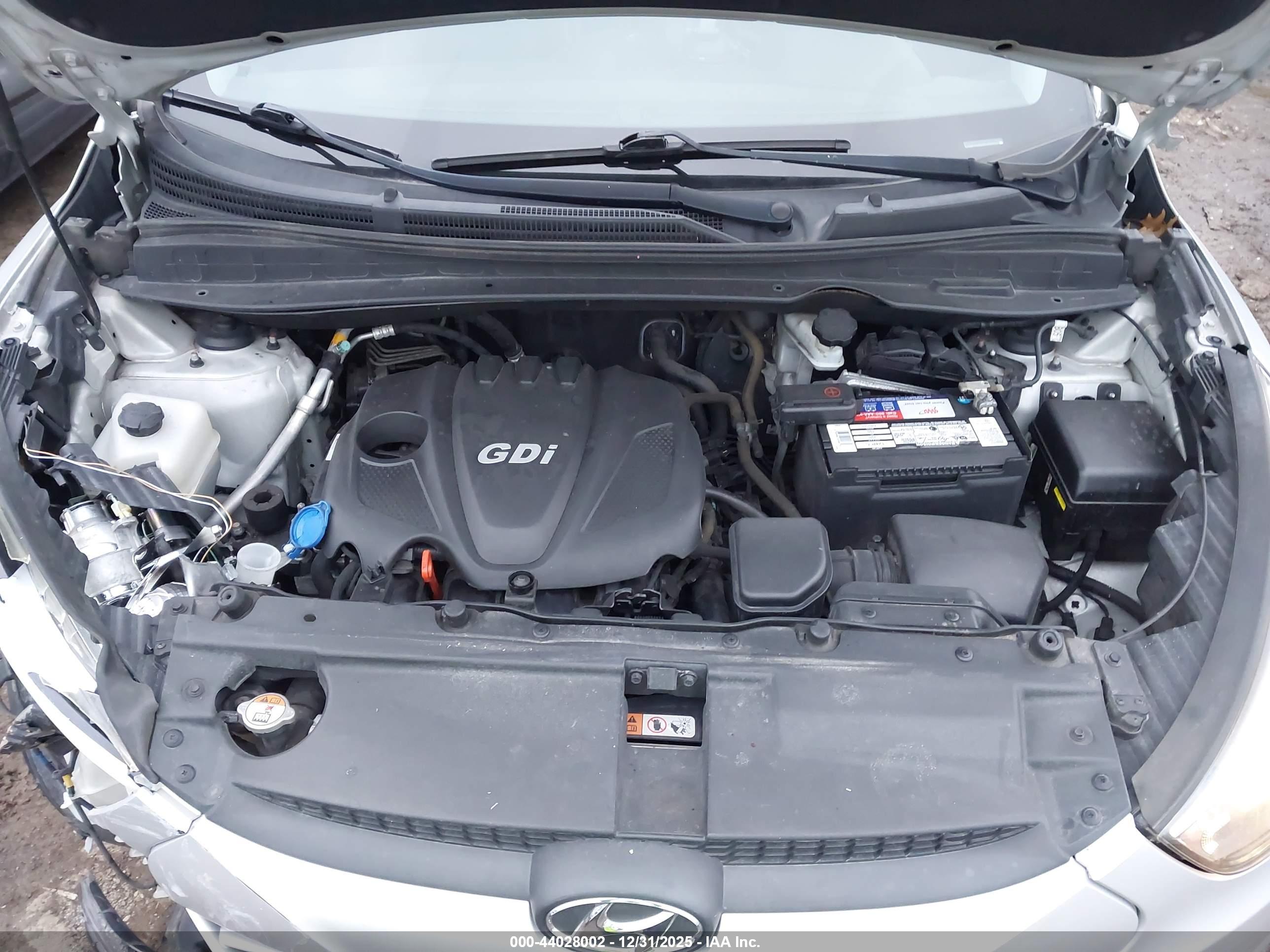 HYUNDAI TUCSON image 10