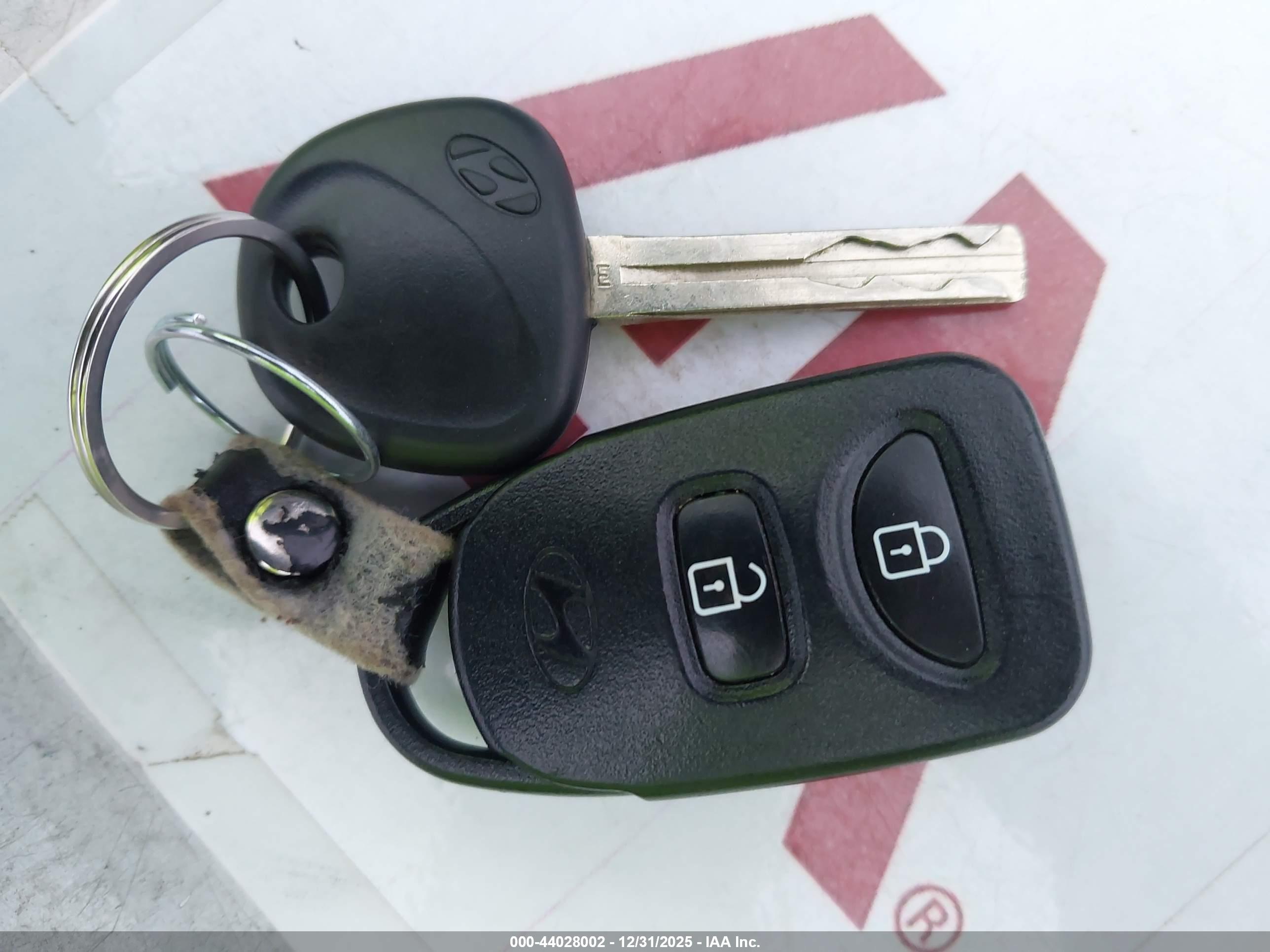 HYUNDAI TUCSON image 11
