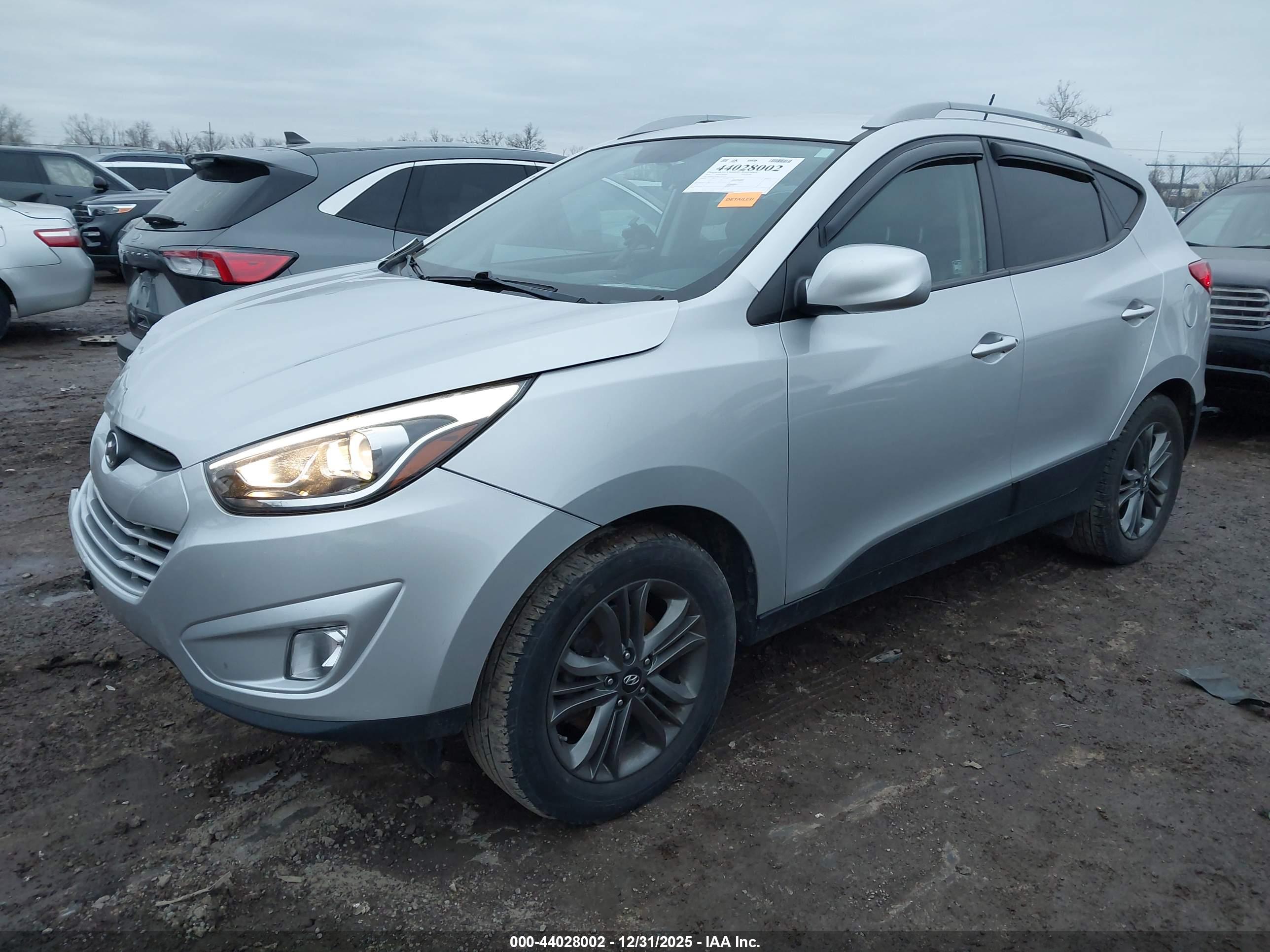 HYUNDAI TUCSON image 2