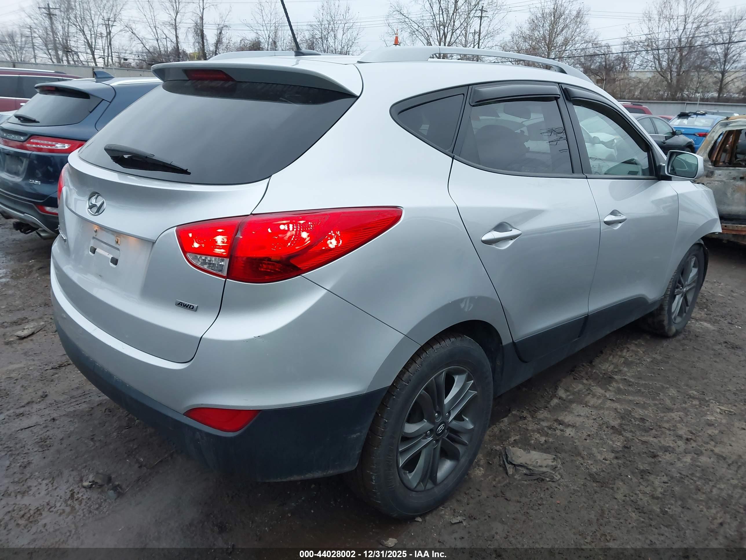 HYUNDAI TUCSON image 4
