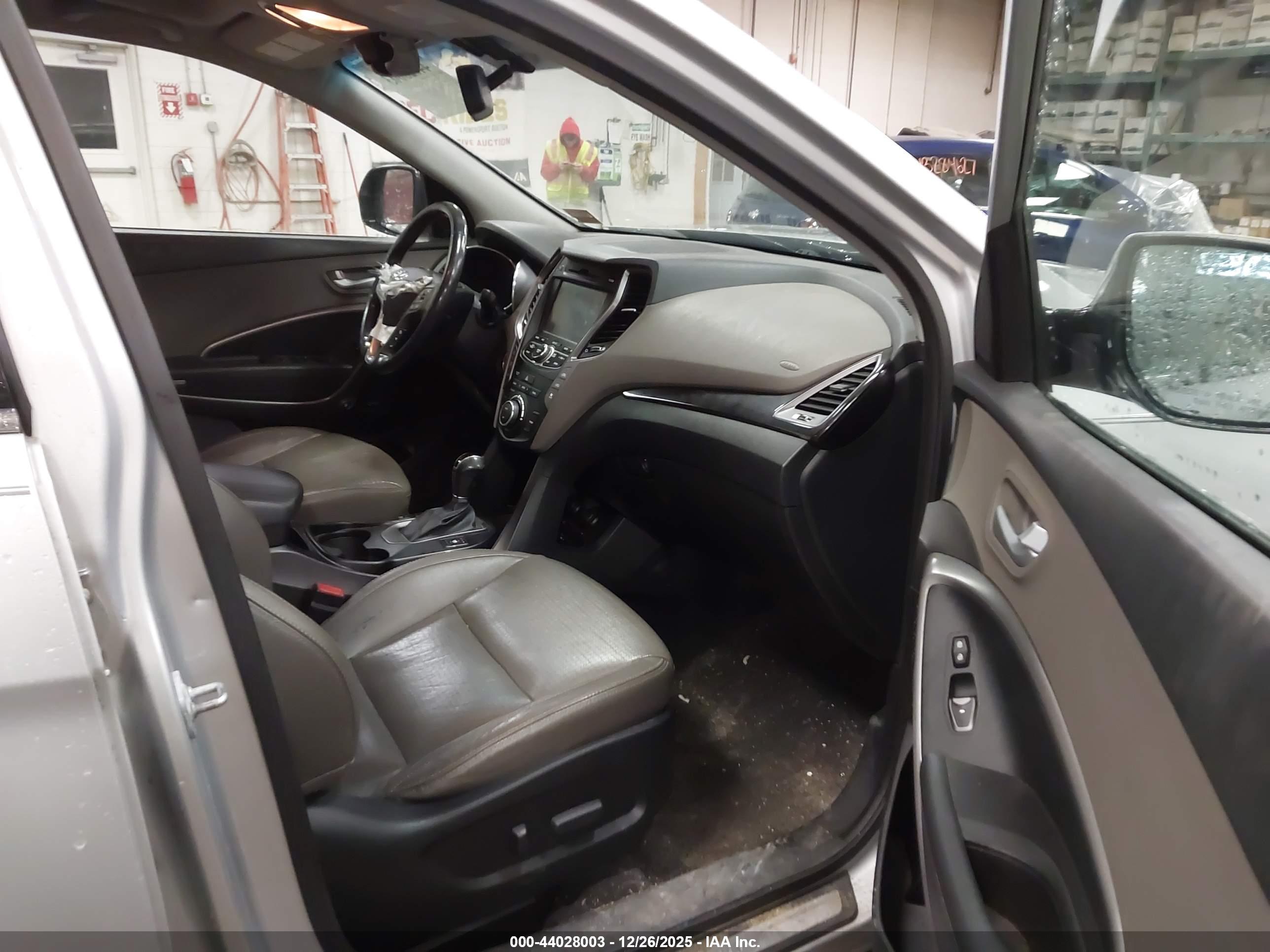 HYUNDAI SANTA image 5