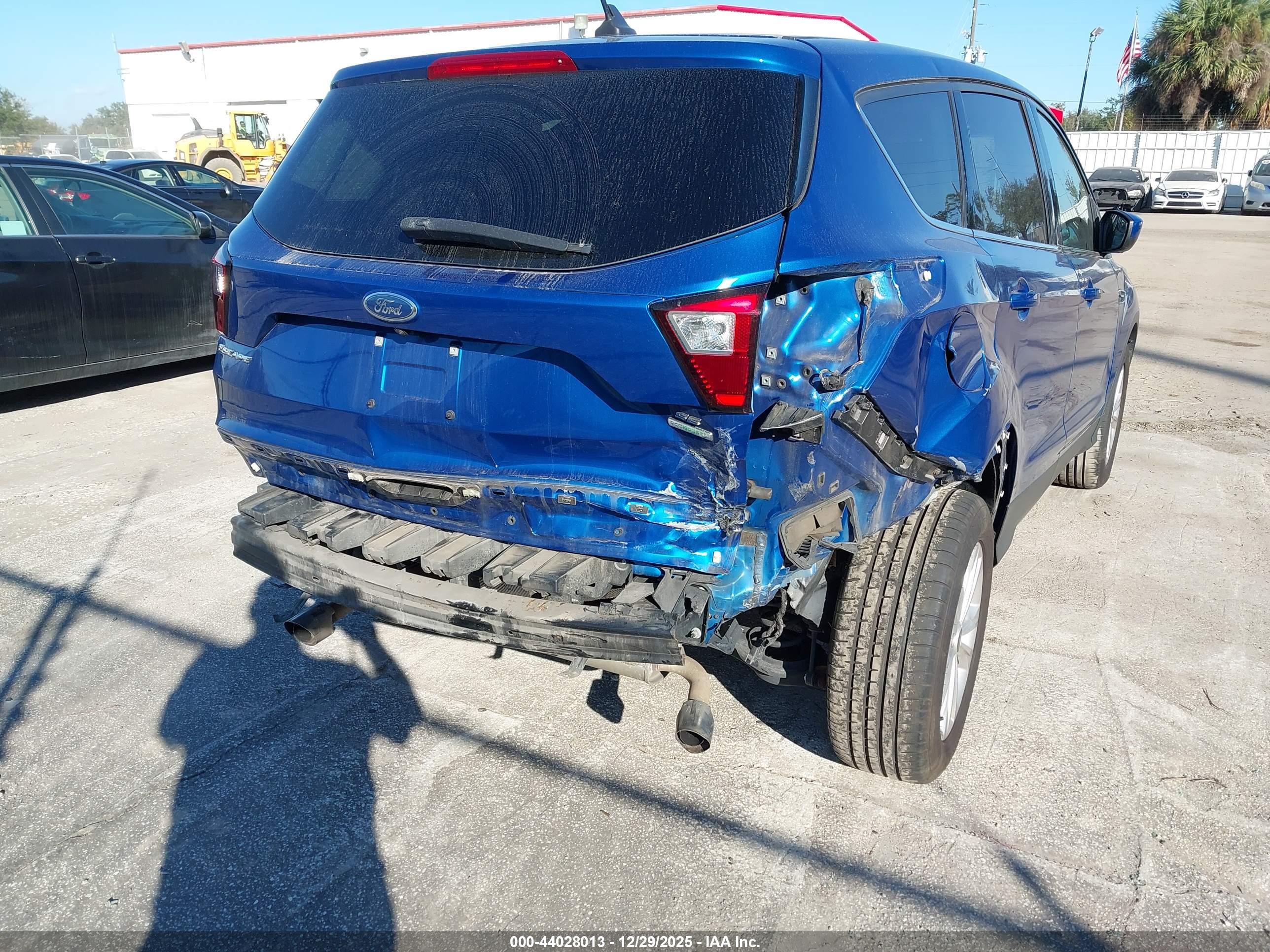 FORD ESCAPE image 6