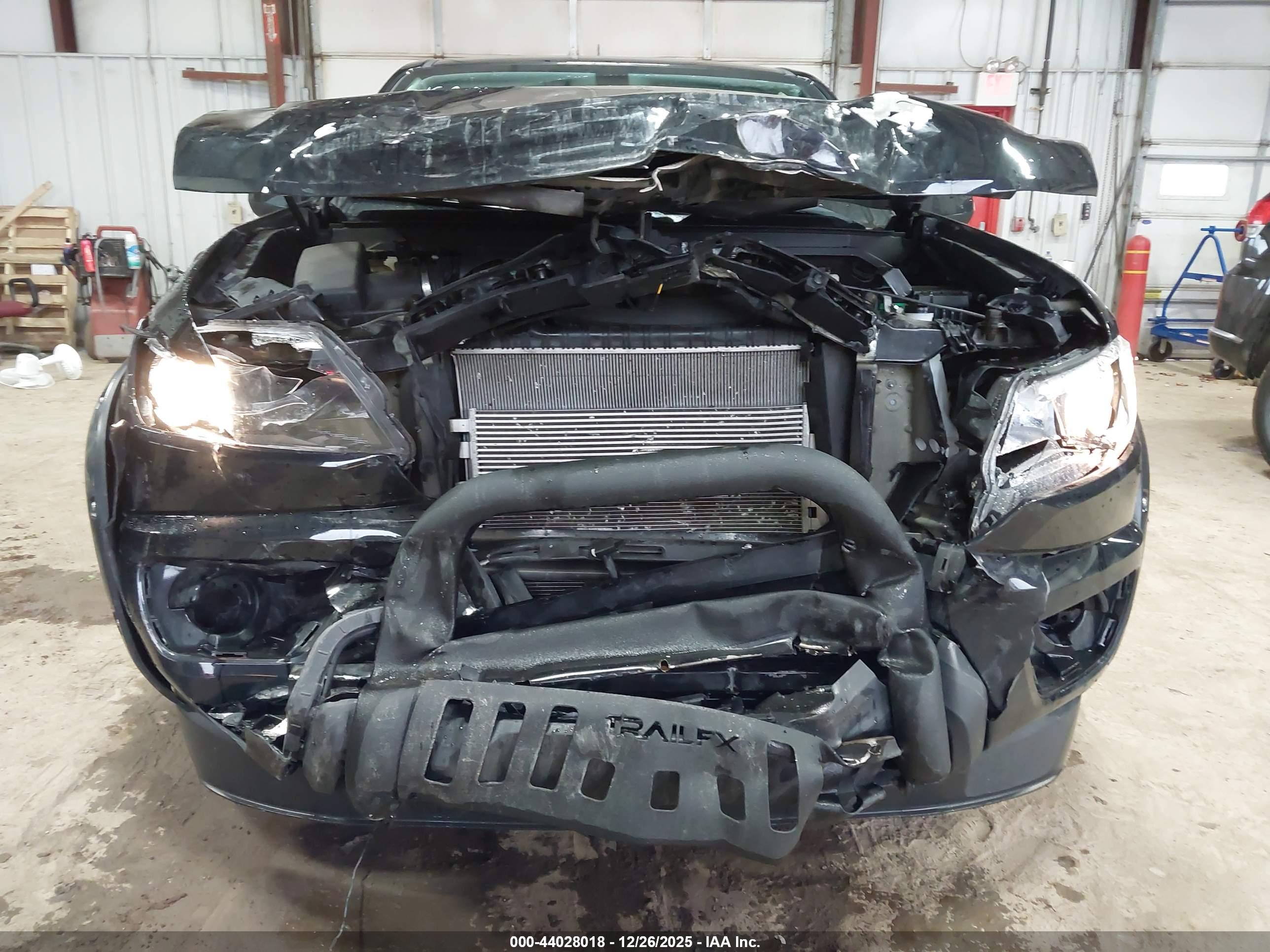 CHEVROLET COLORADO image 6