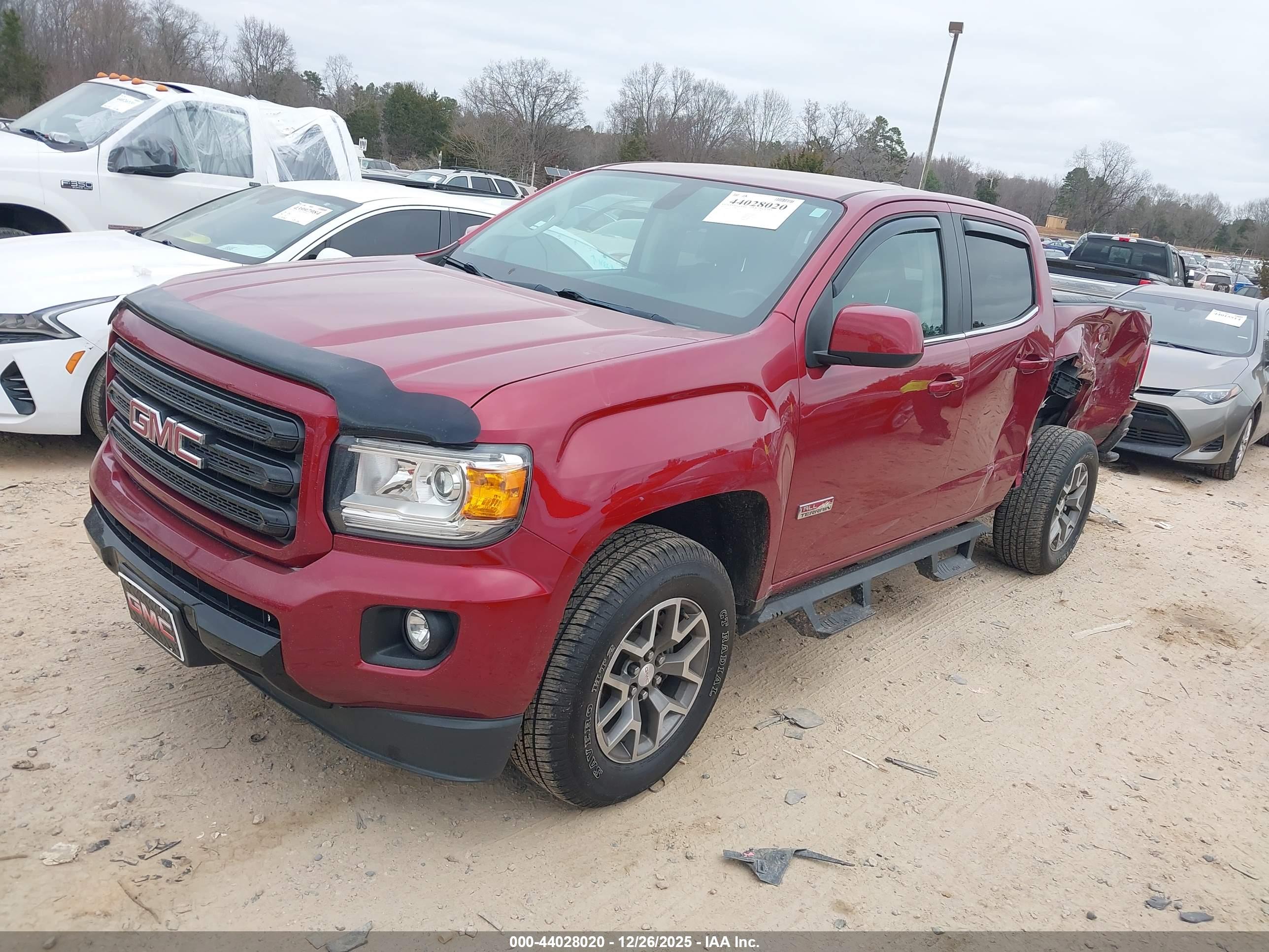 GMC CANYON image 2