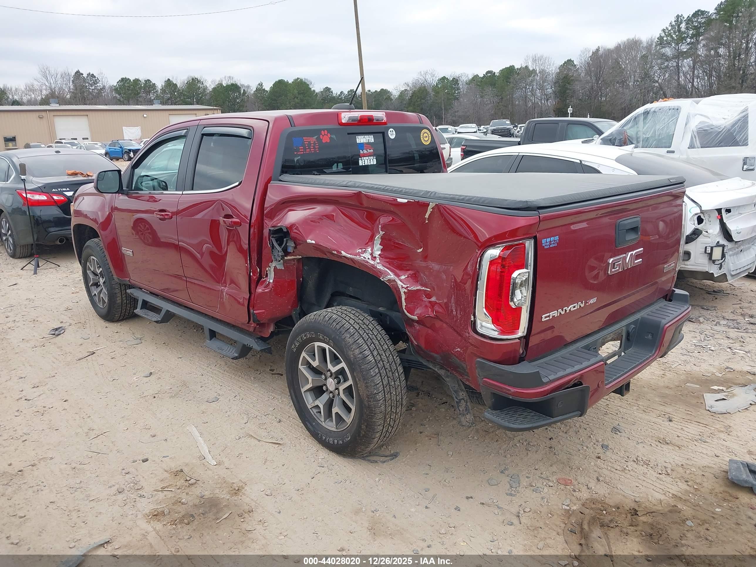 GMC CANYON image 3