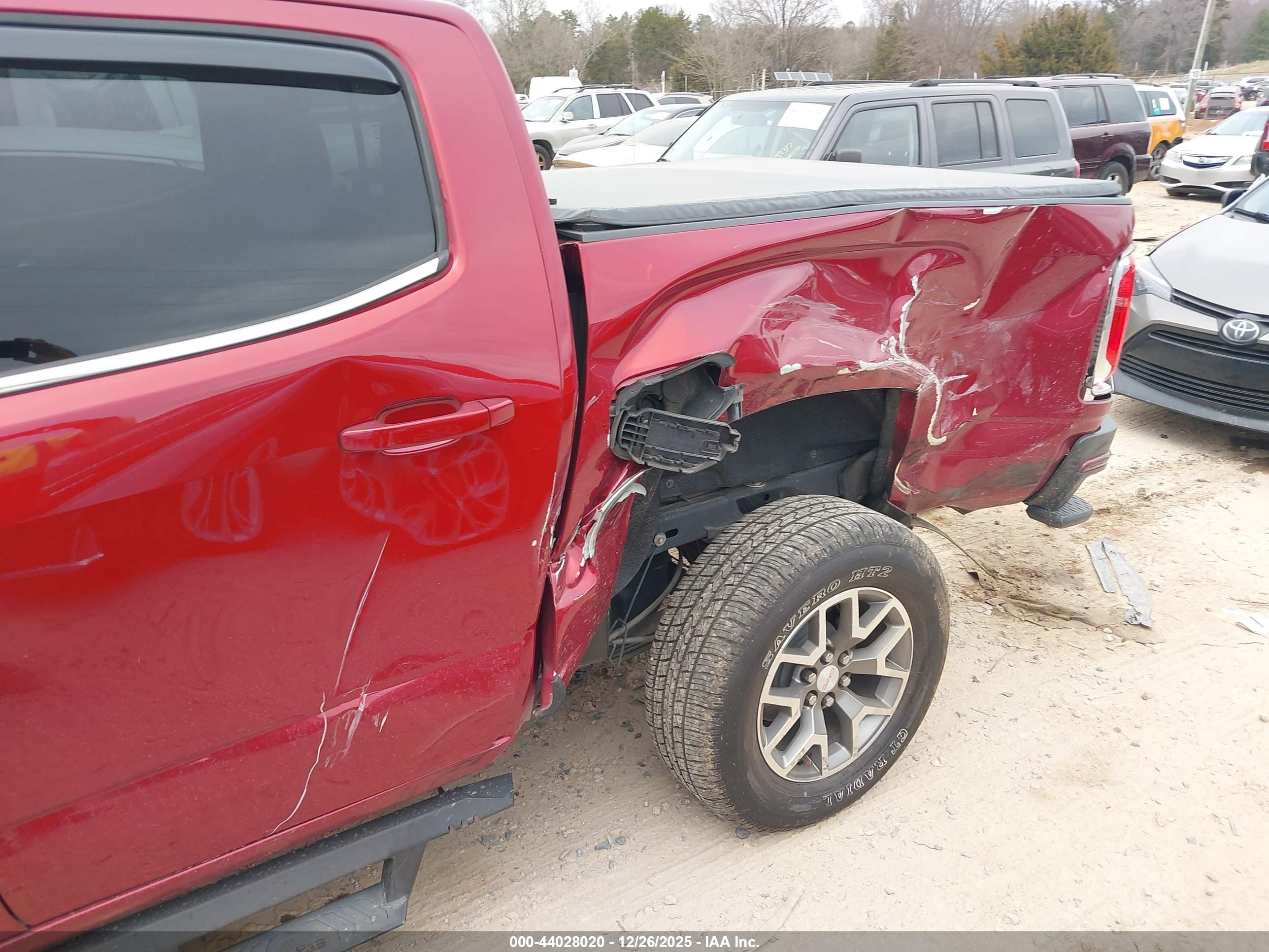 GMC CANYON image 6