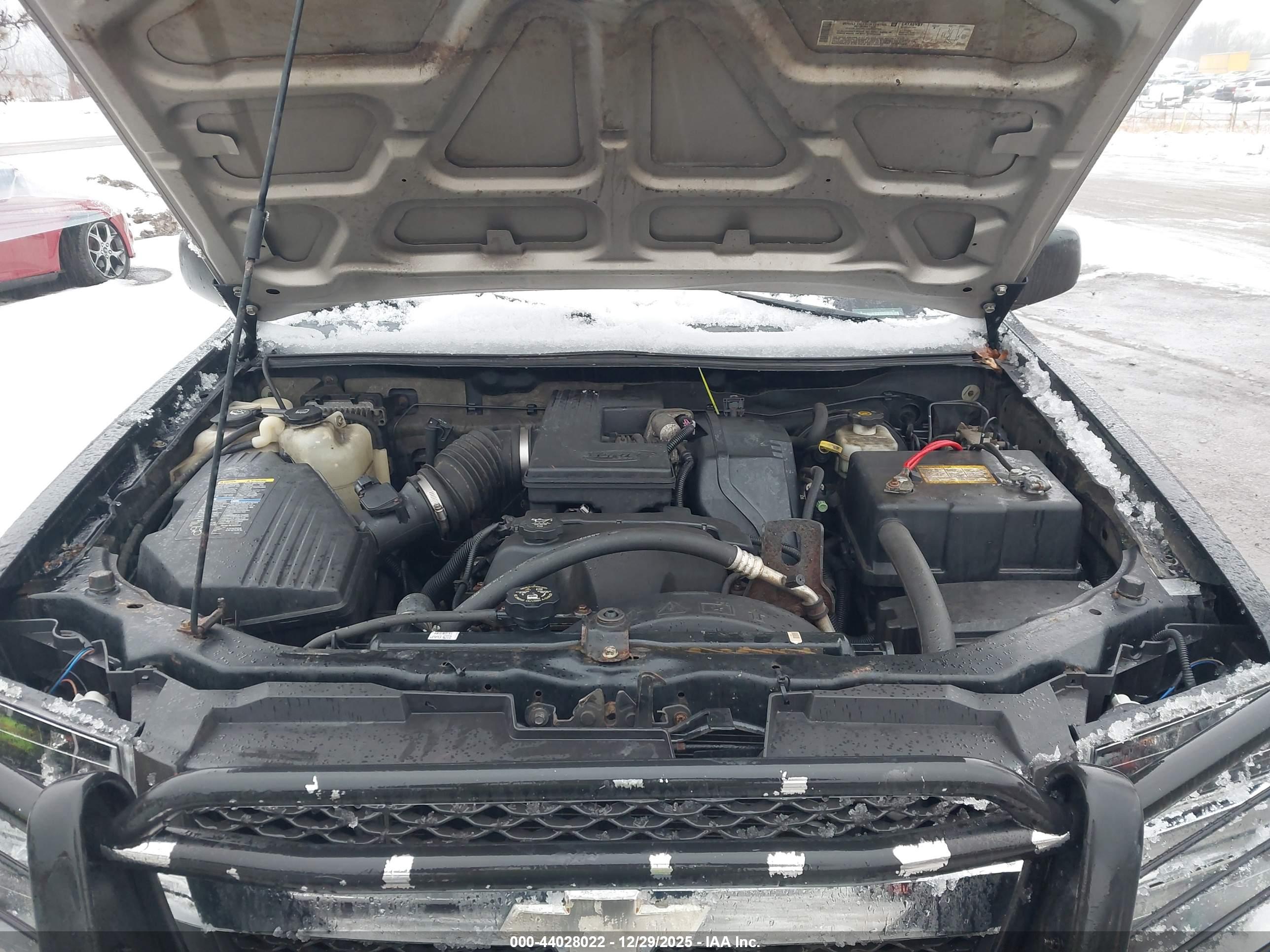 CHEVROLET COLORADO image 10