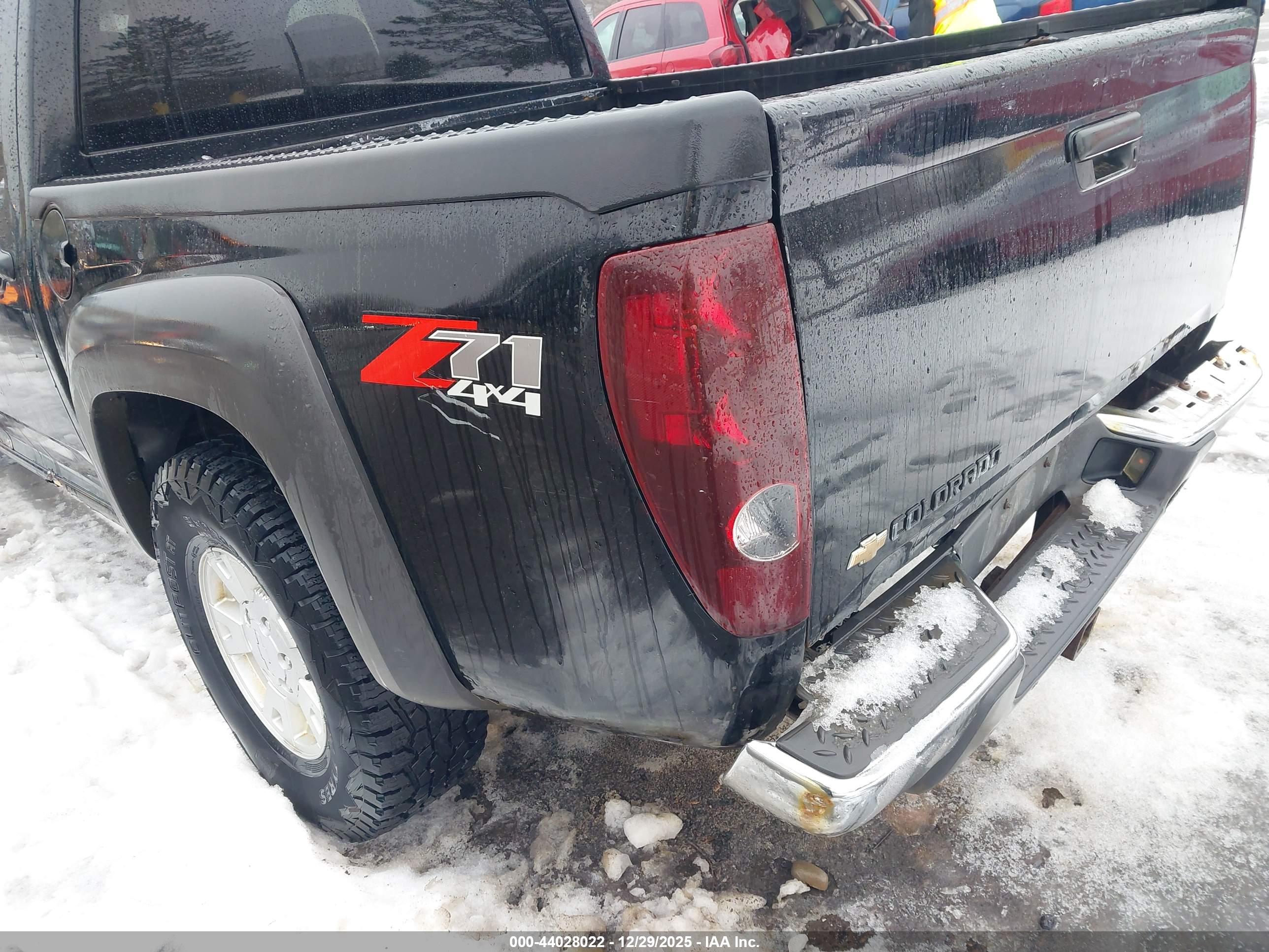 CHEVROLET COLORADO image 6