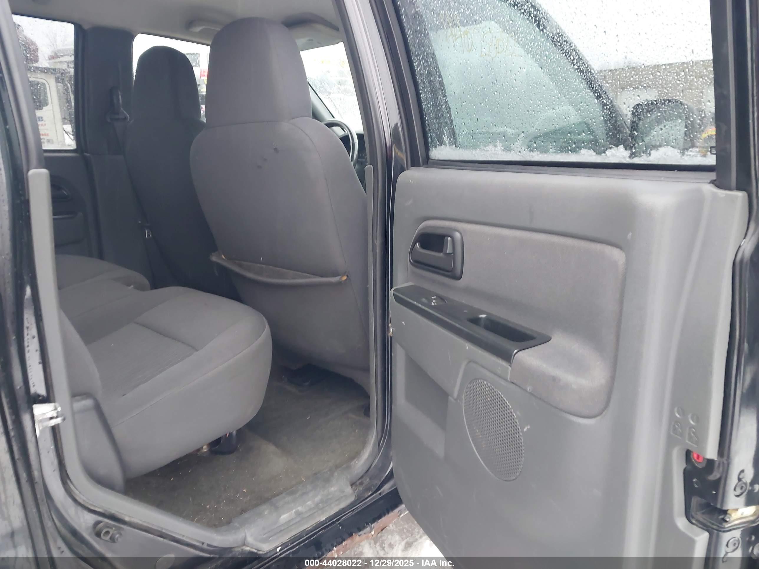 CHEVROLET COLORADO image 8
