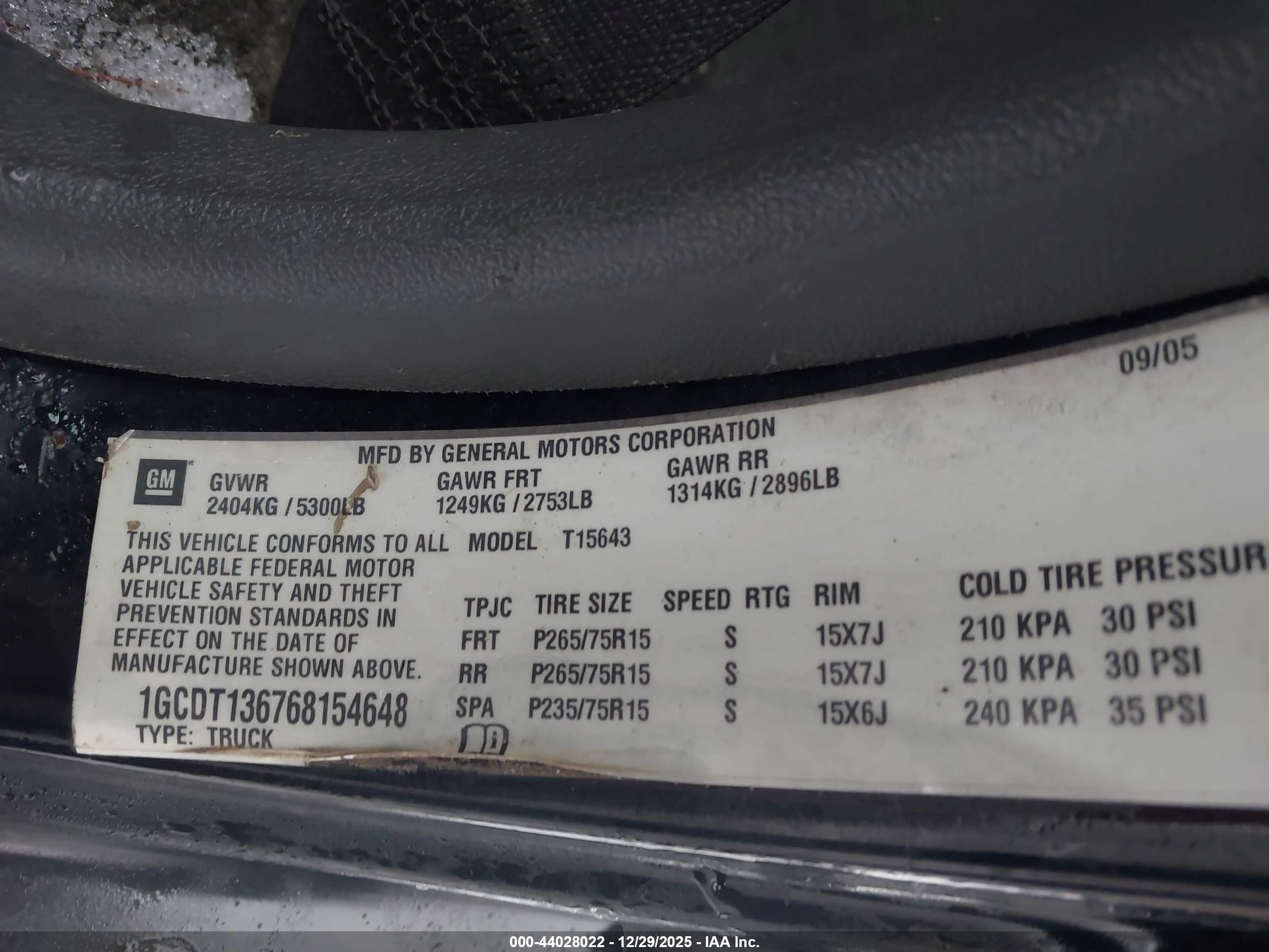 CHEVROLET COLORADO image 9
