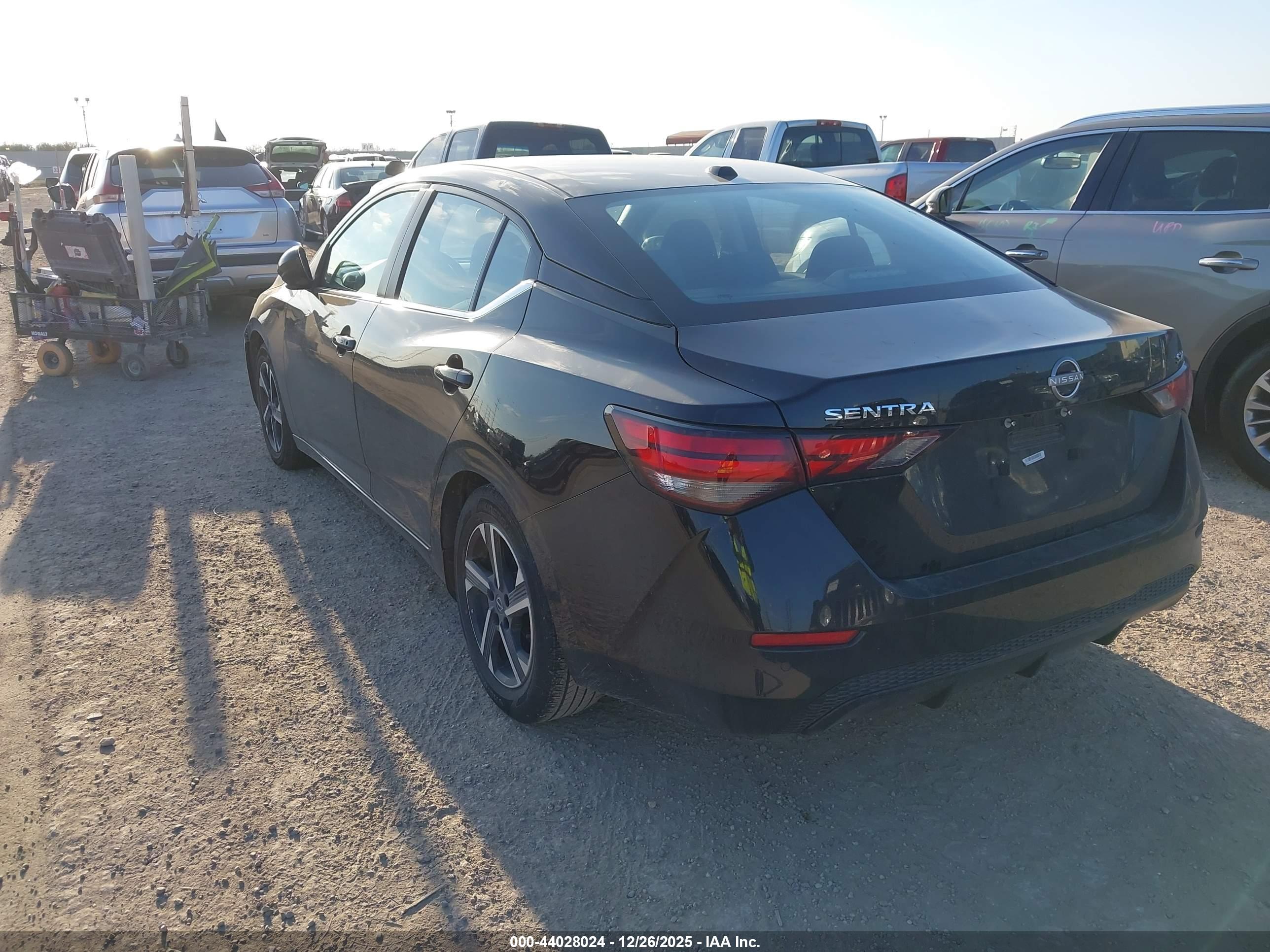 NISSAN SENTRA image 3