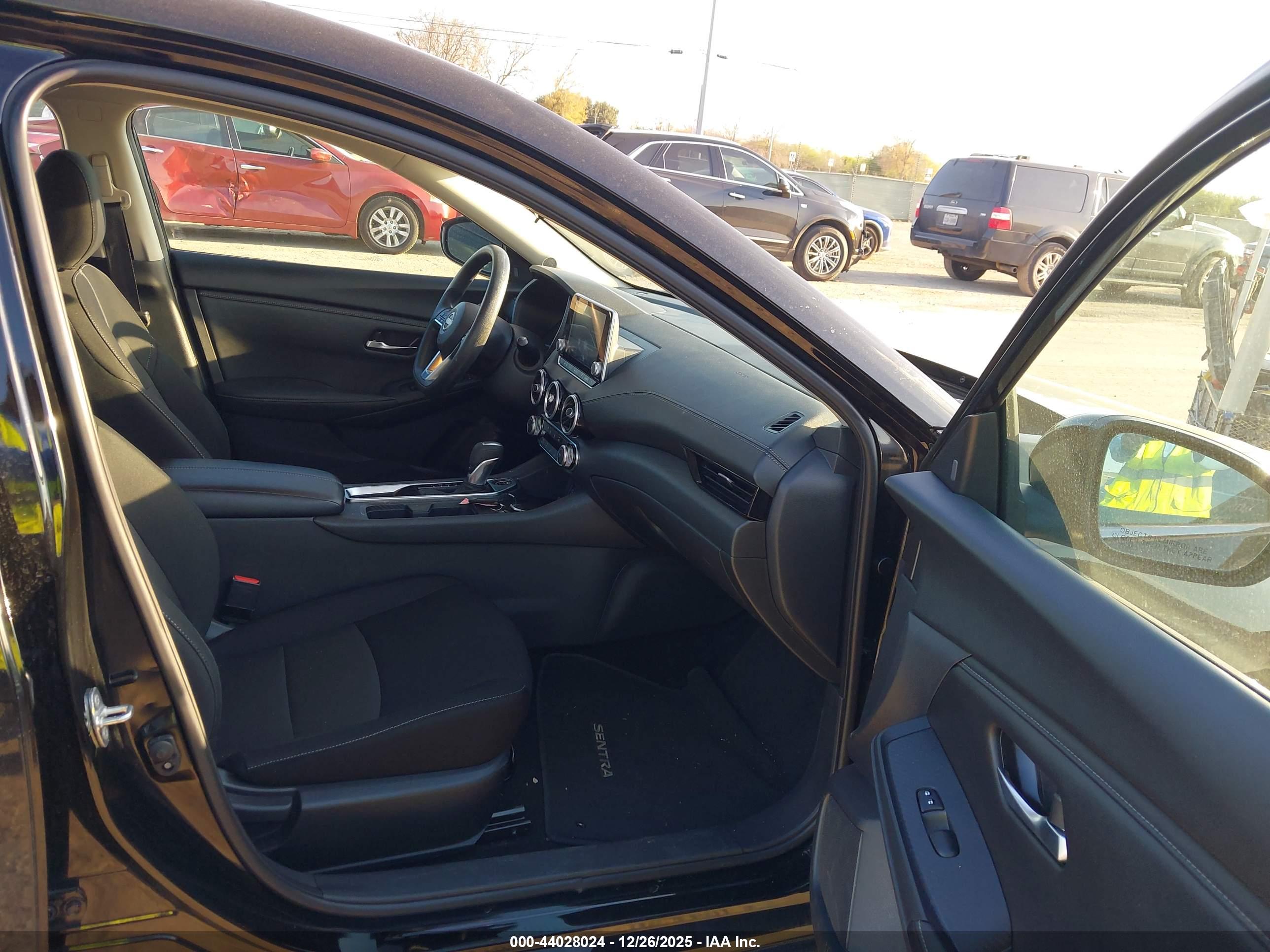 NISSAN SENTRA image 5