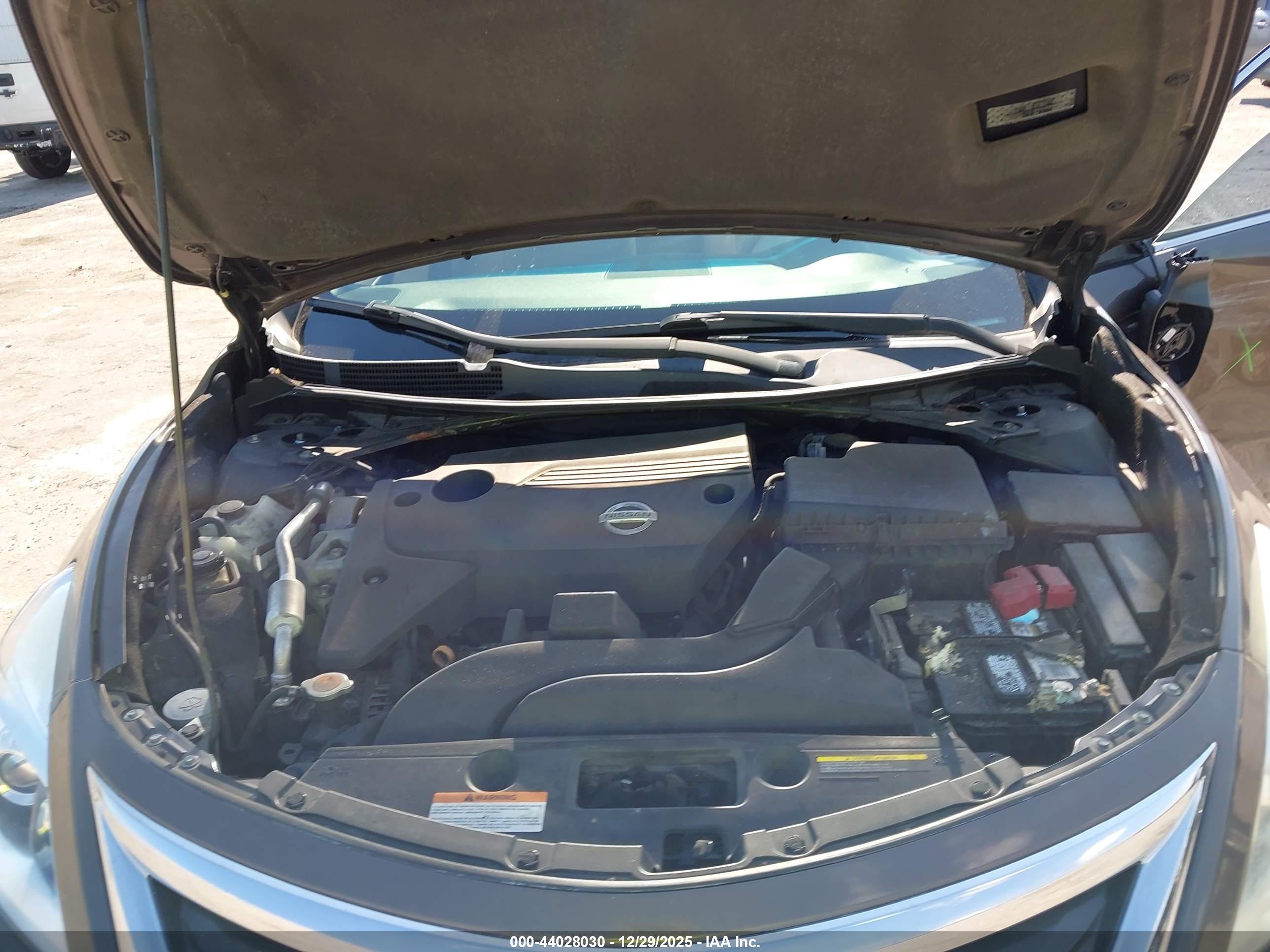 NISSAN ALTIMA image 10