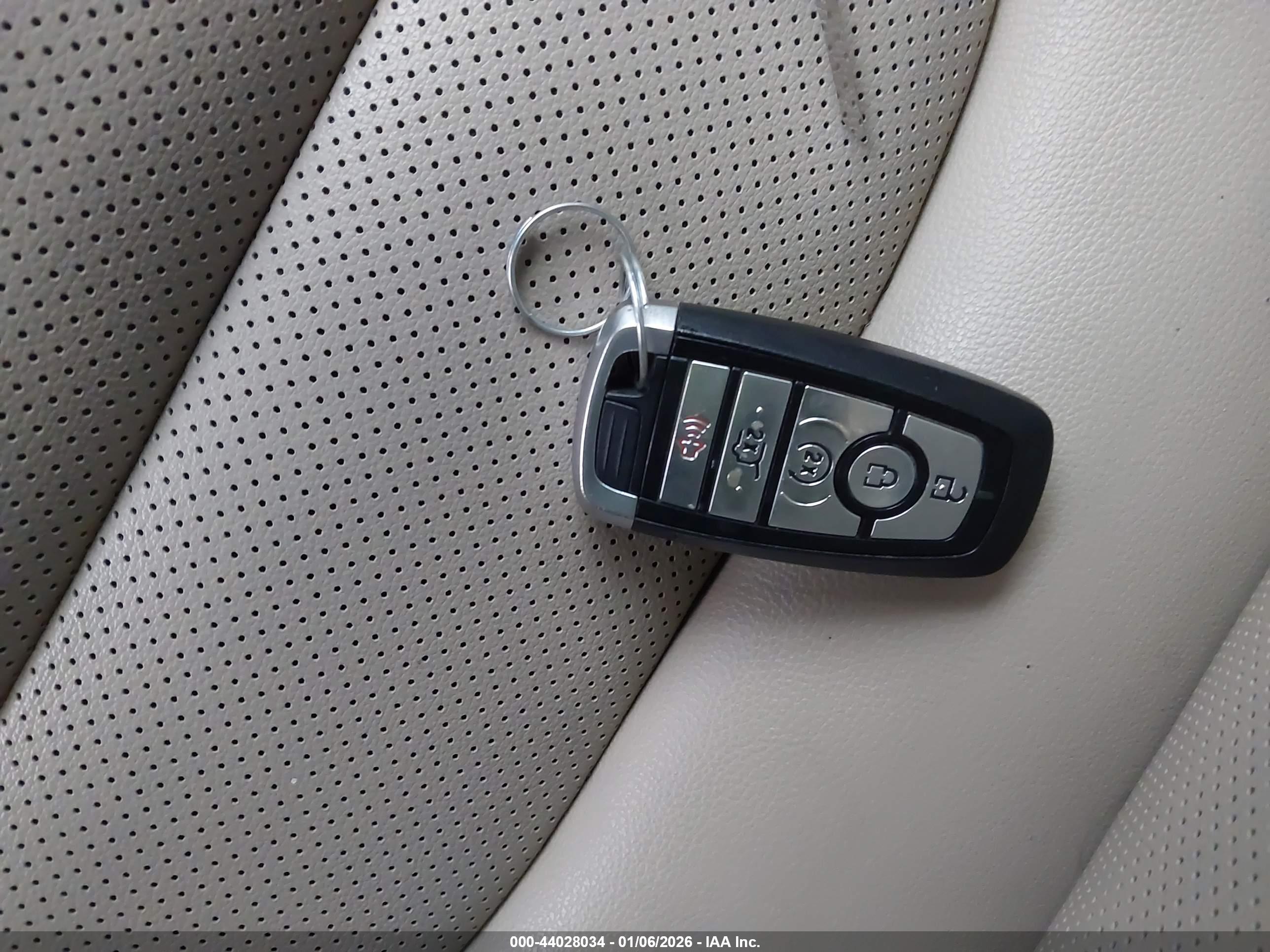 FORD ESCAPE image 11