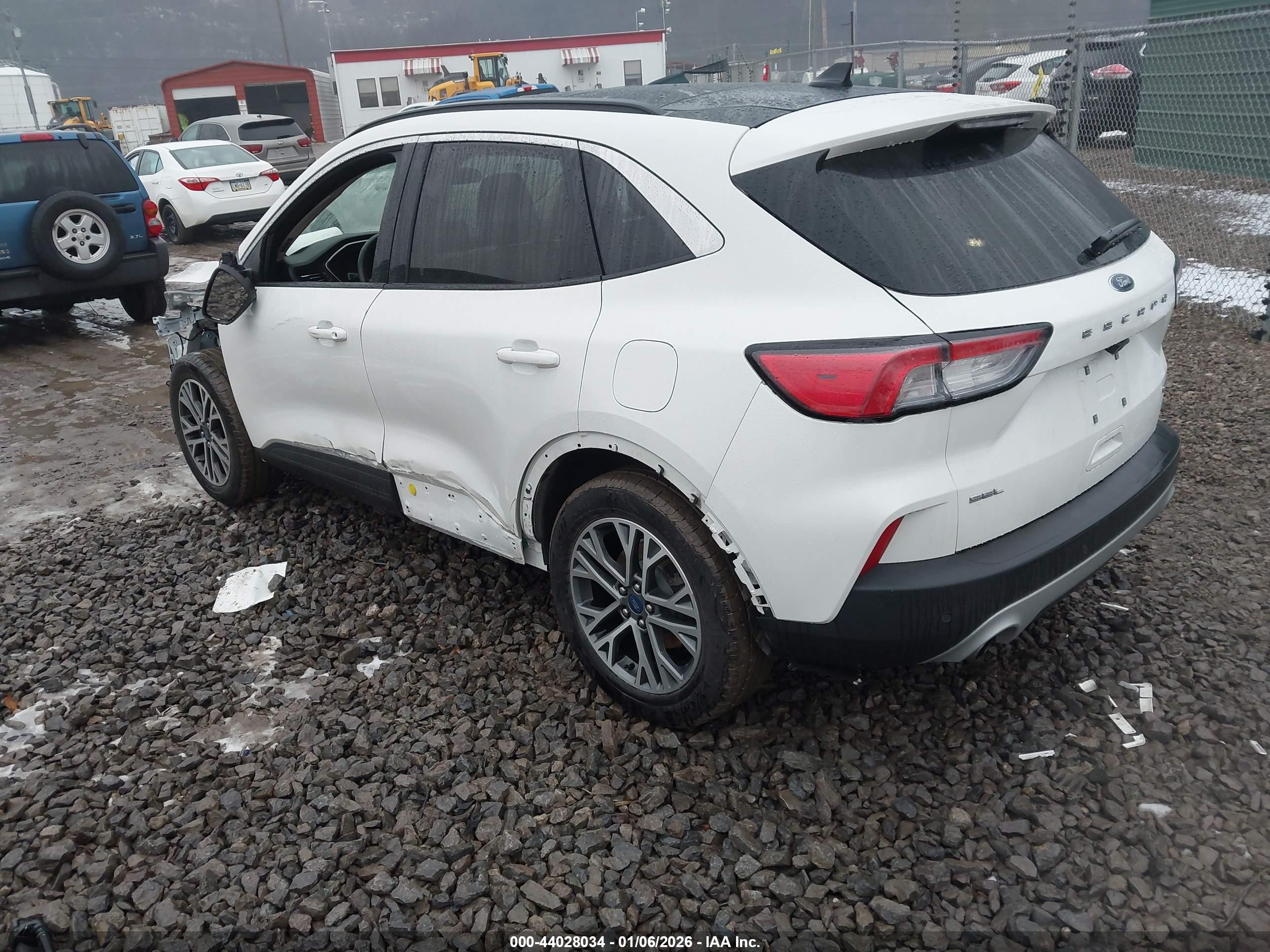 FORD ESCAPE image 3