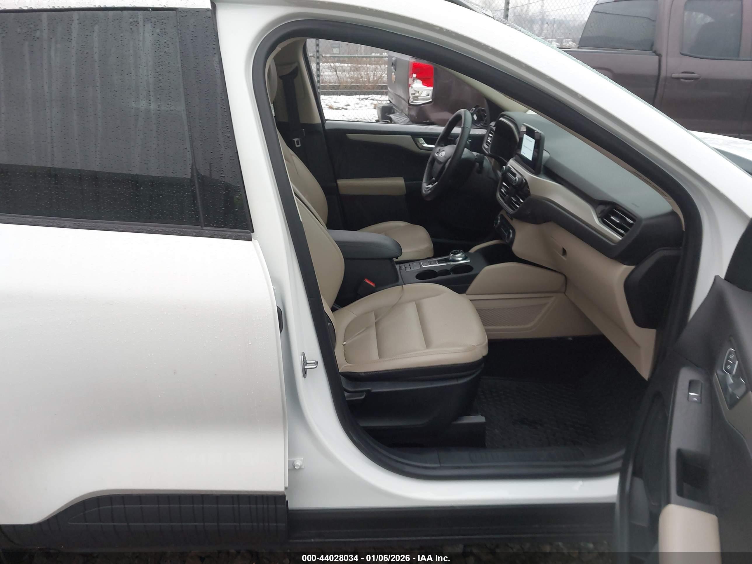 FORD ESCAPE image 5