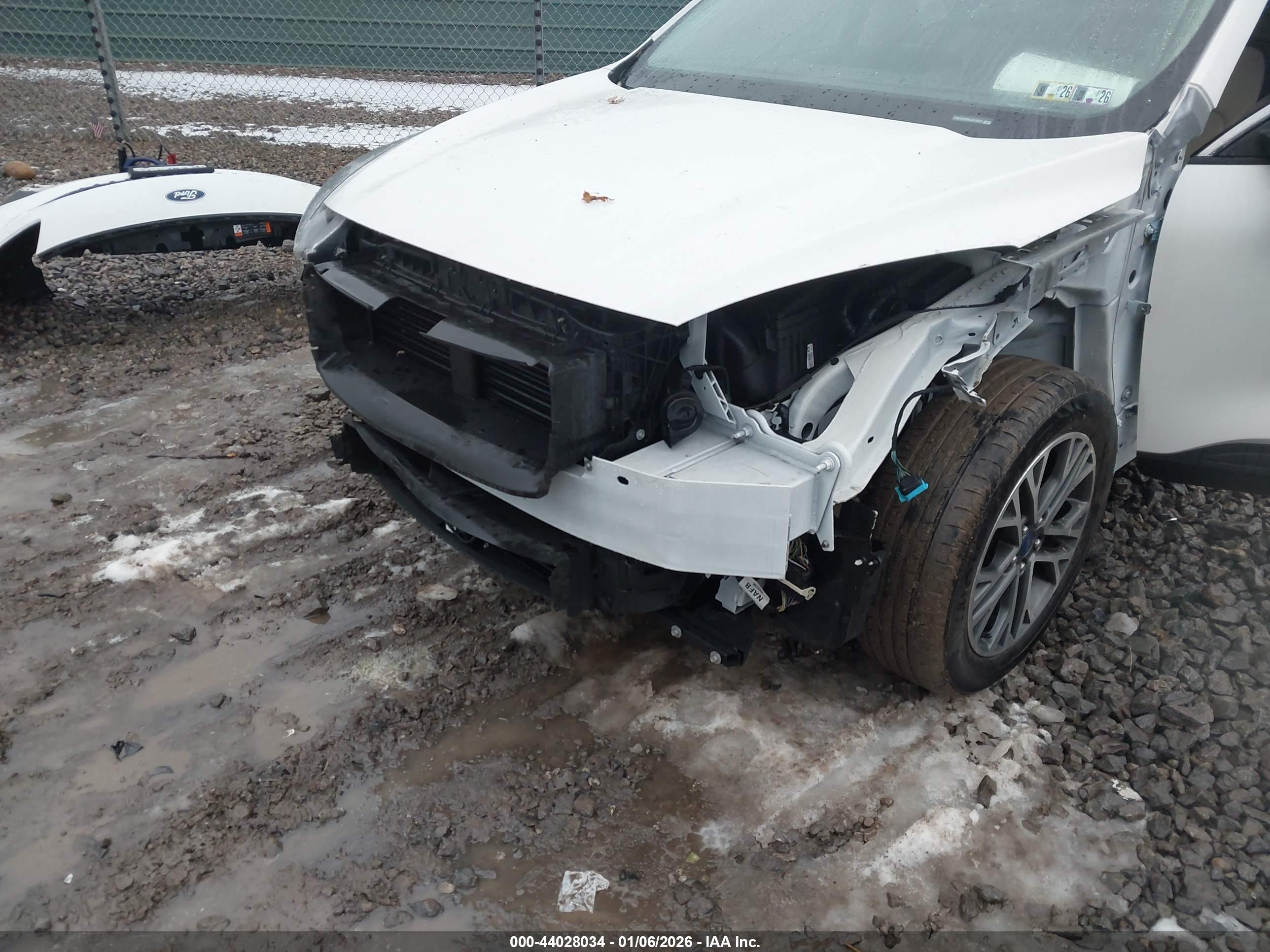 FORD ESCAPE image 6