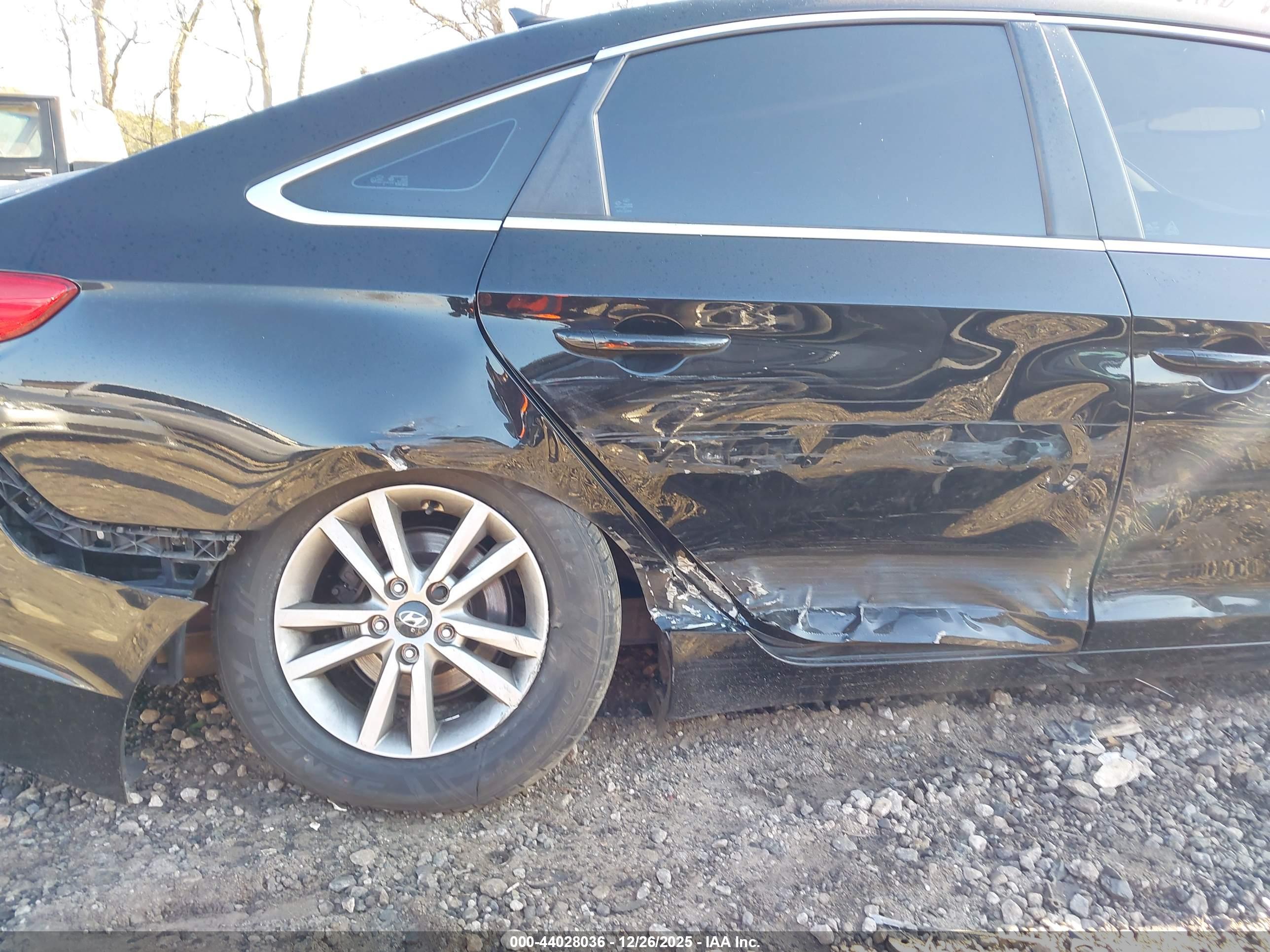 HYUNDAI SONATA image 6