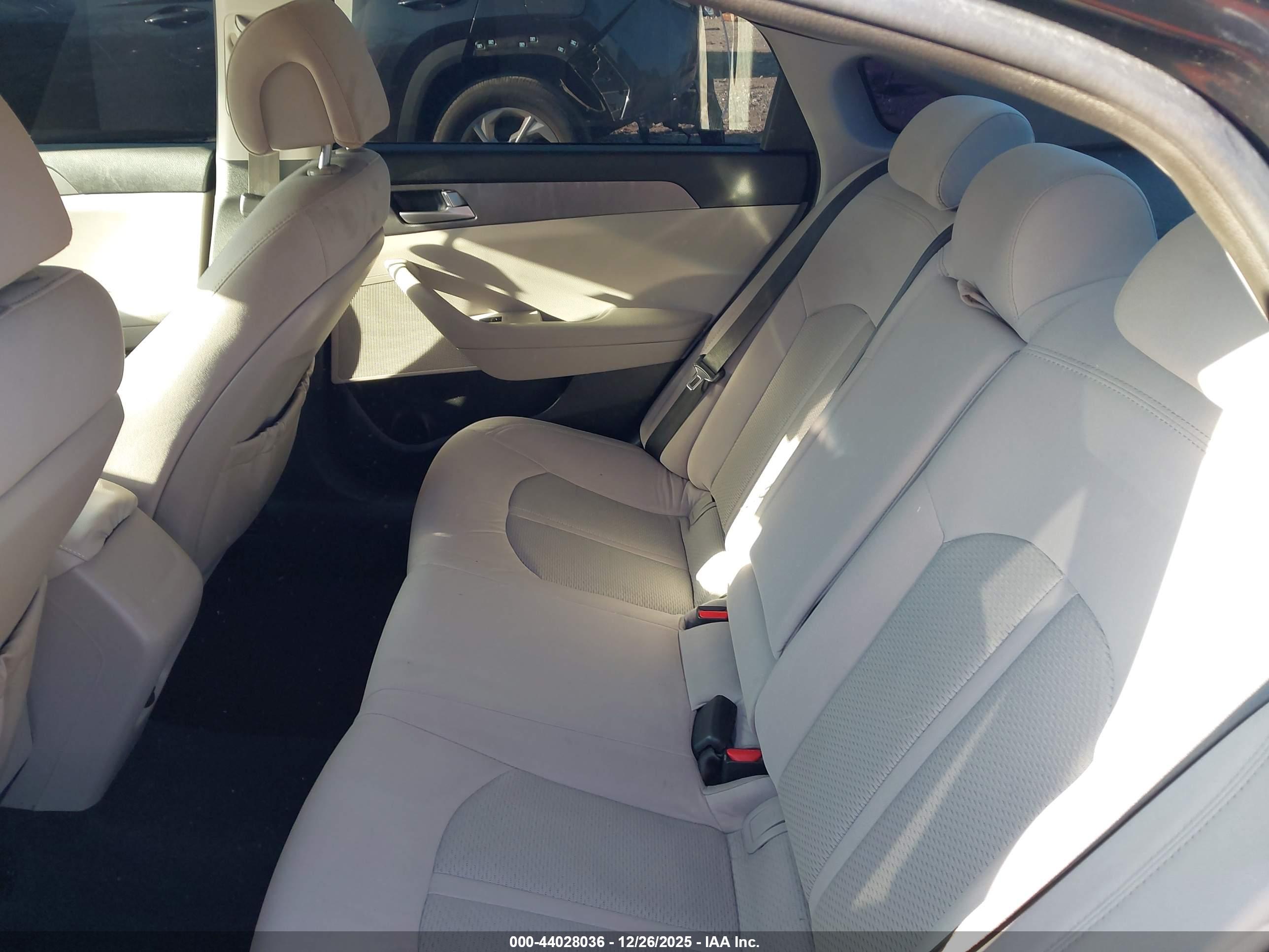 HYUNDAI SONATA image 8