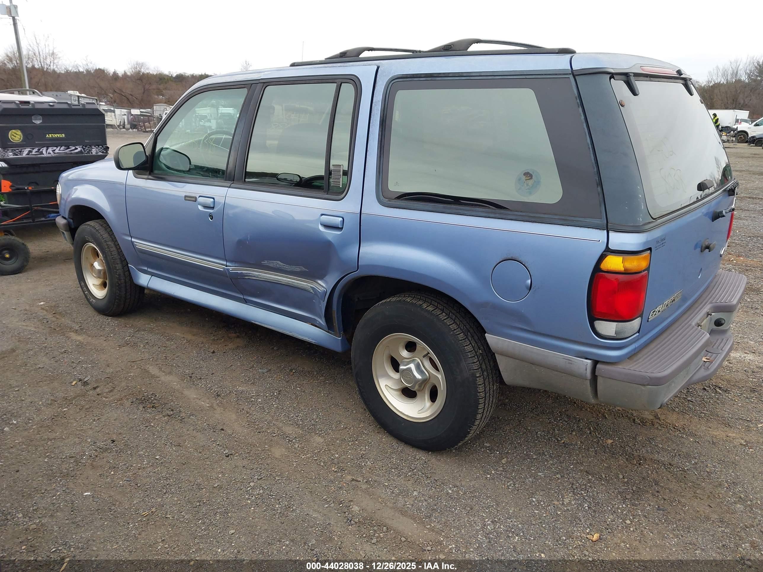 FORD EXPLORER image 3
