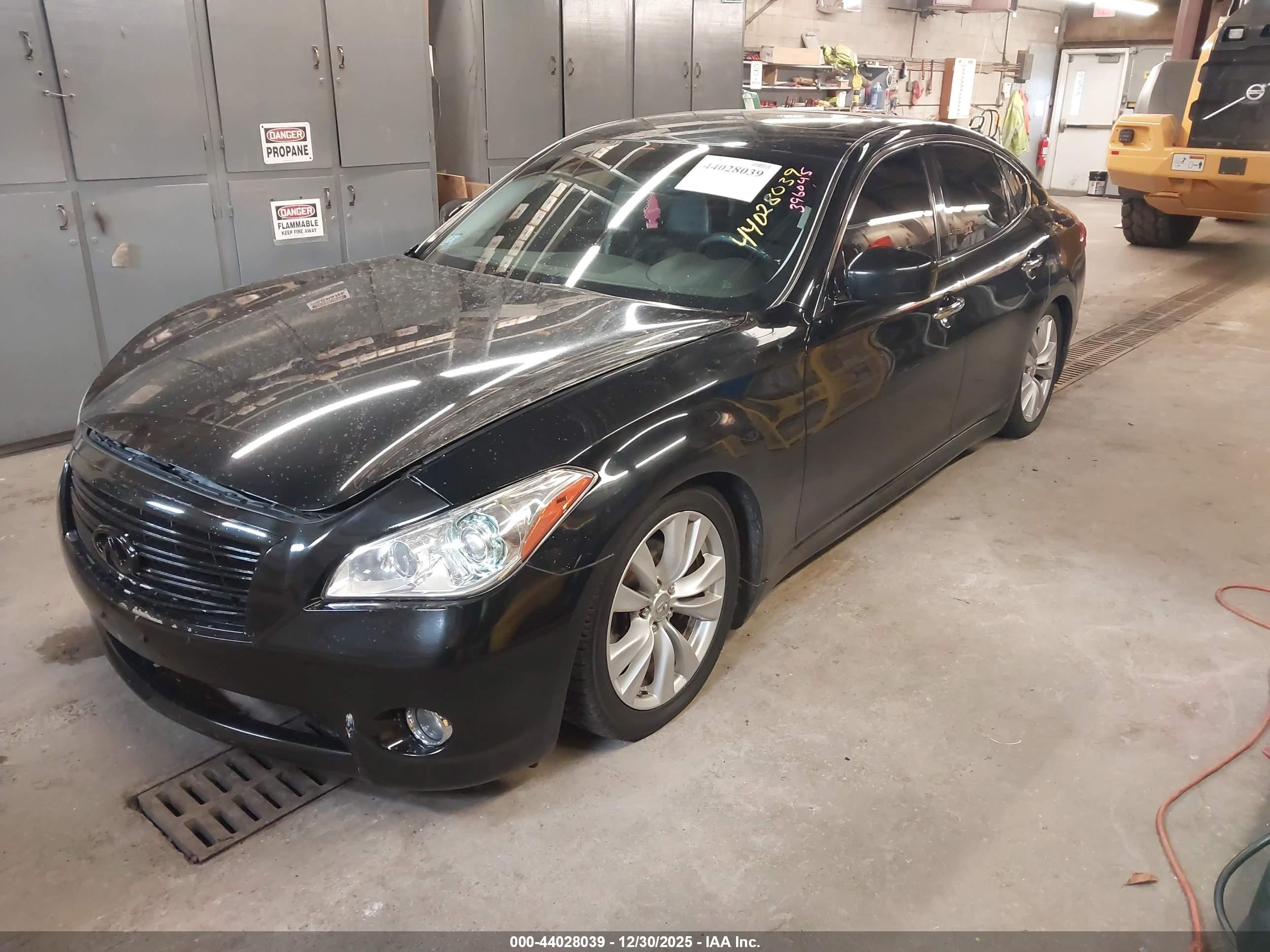 INFINITI M37X image 2