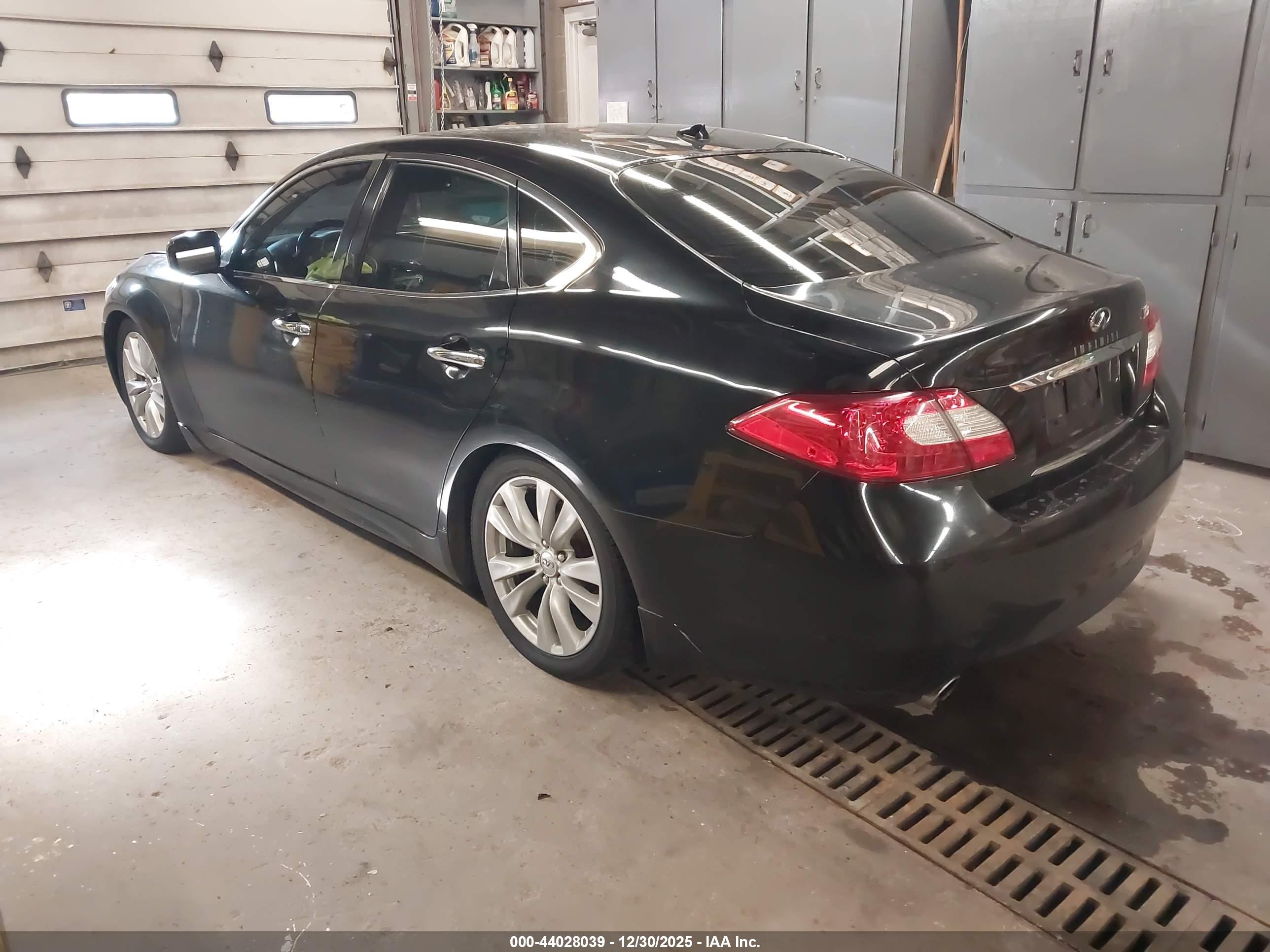 INFINITI M37X image 3