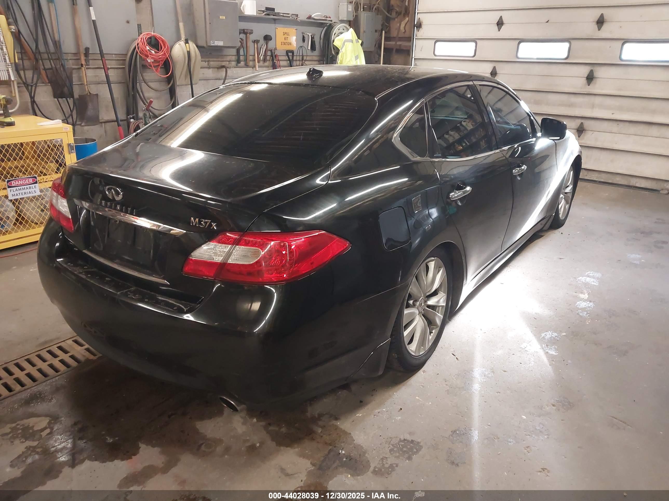 INFINITI M37X image 4