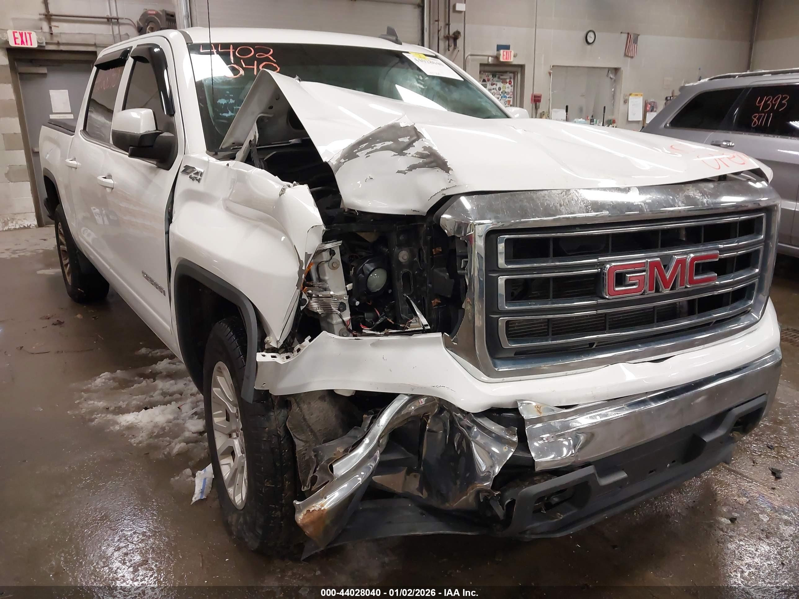 GMC SIERRA image 6
