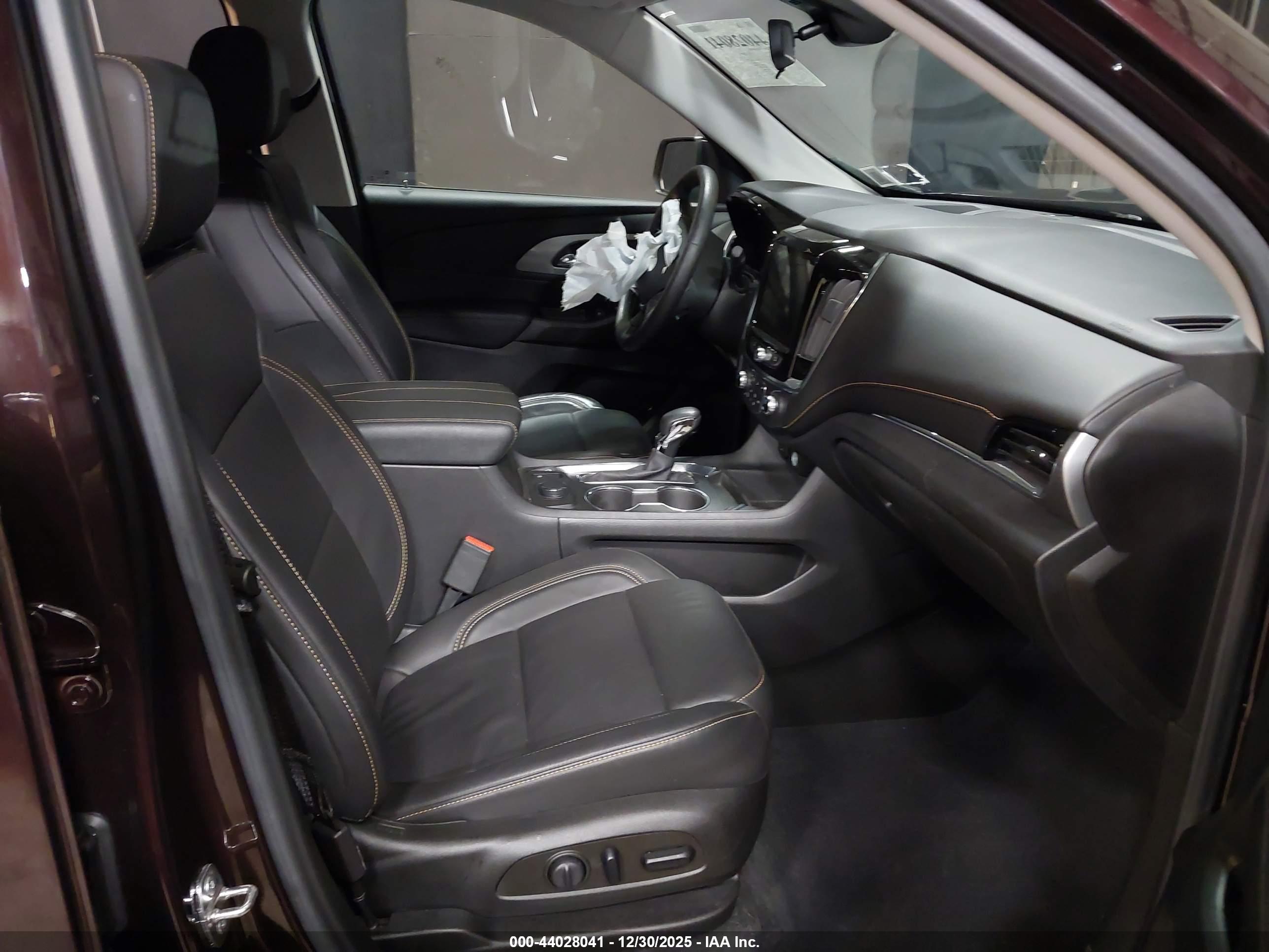 CHEVROLET TRAVERSE image 5
