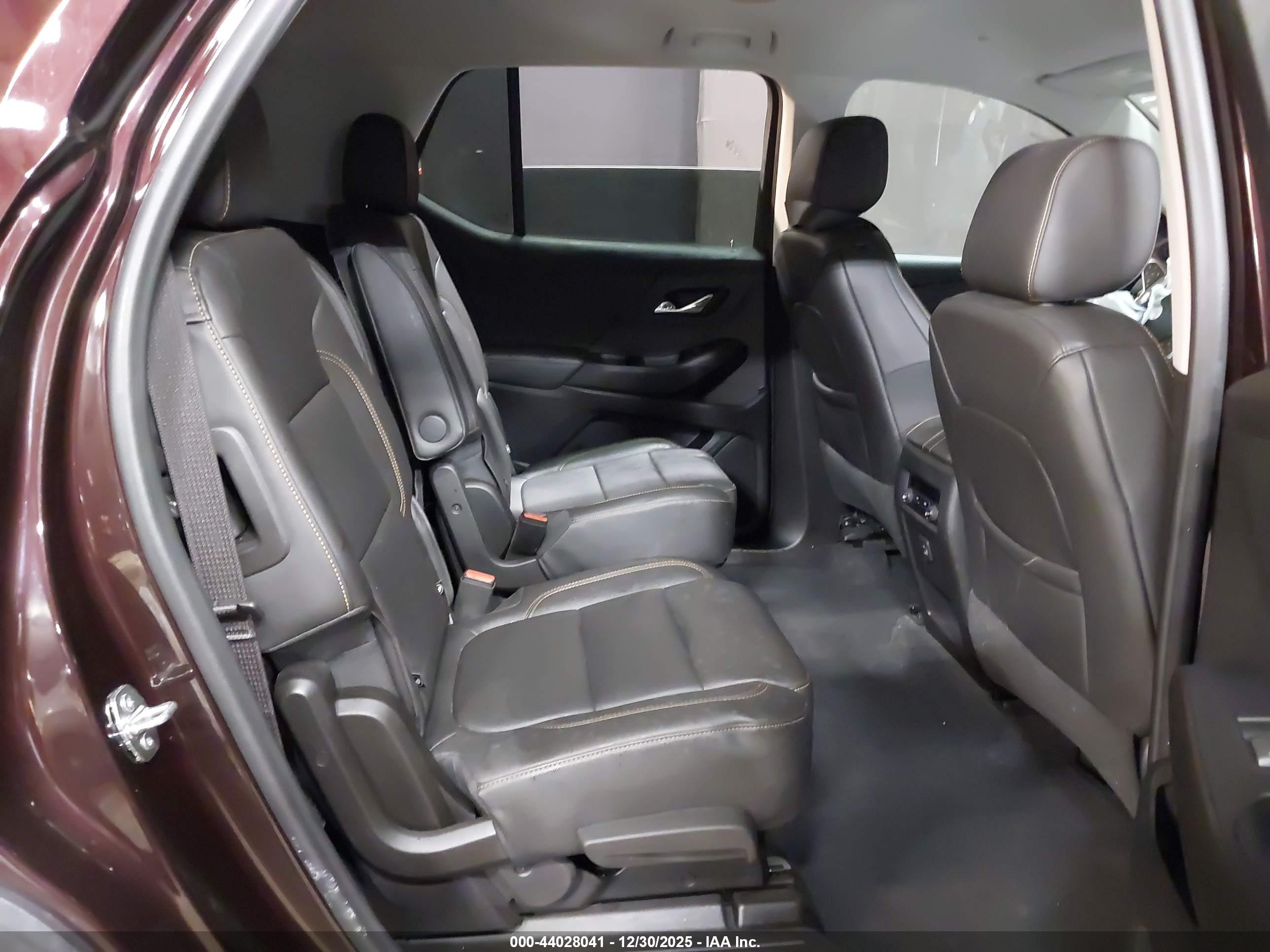 CHEVROLET TRAVERSE image 8
