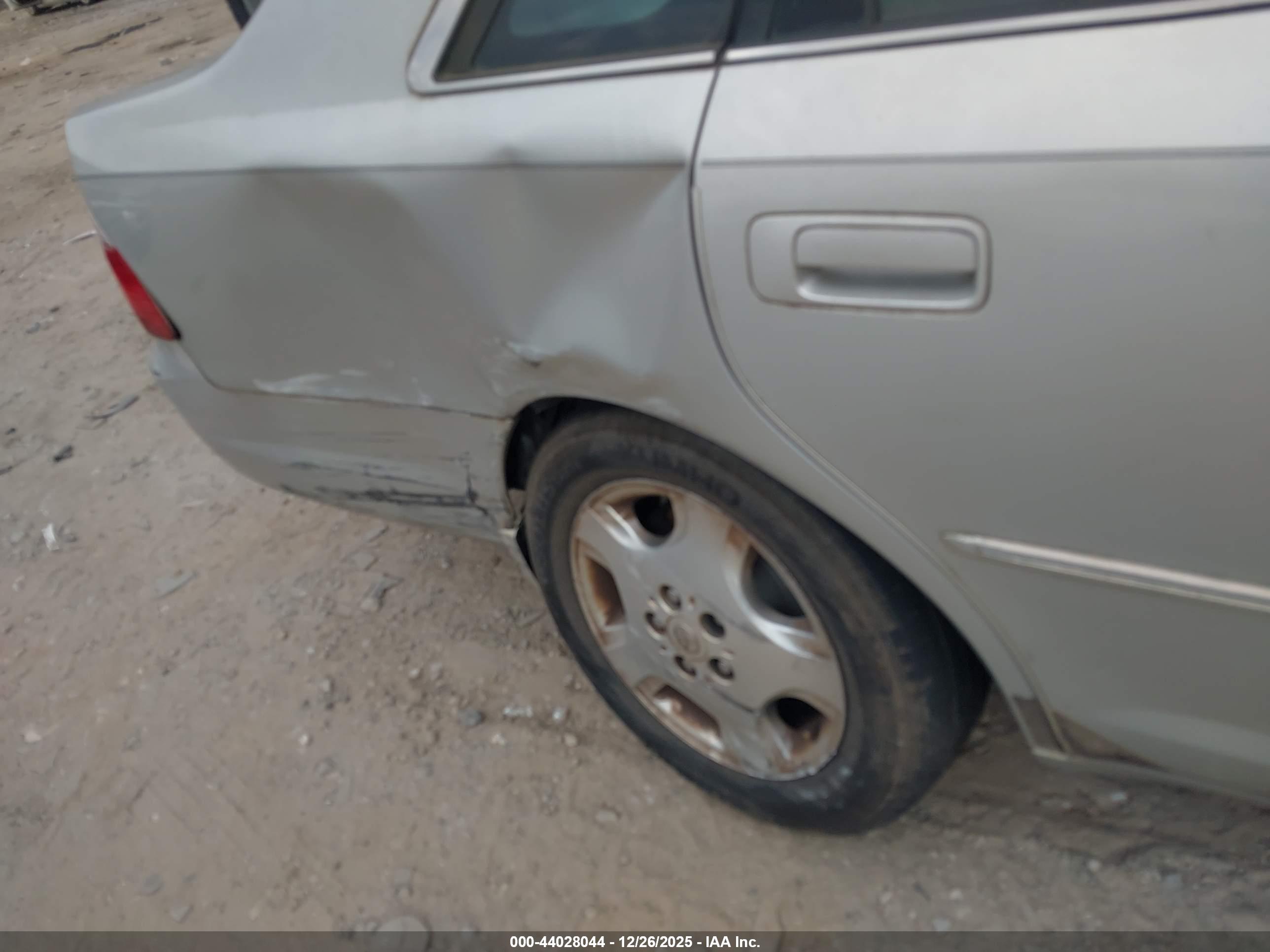 TOYOTA AVALON image 6