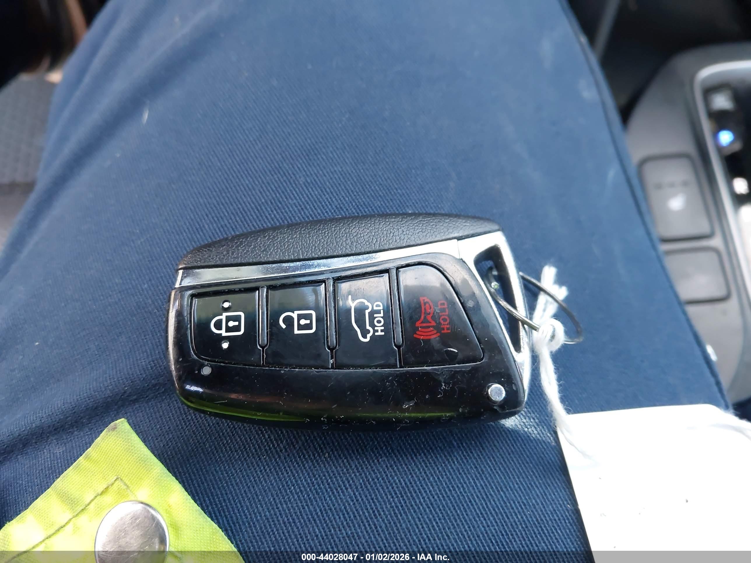 HYUNDAI SANTA image 11