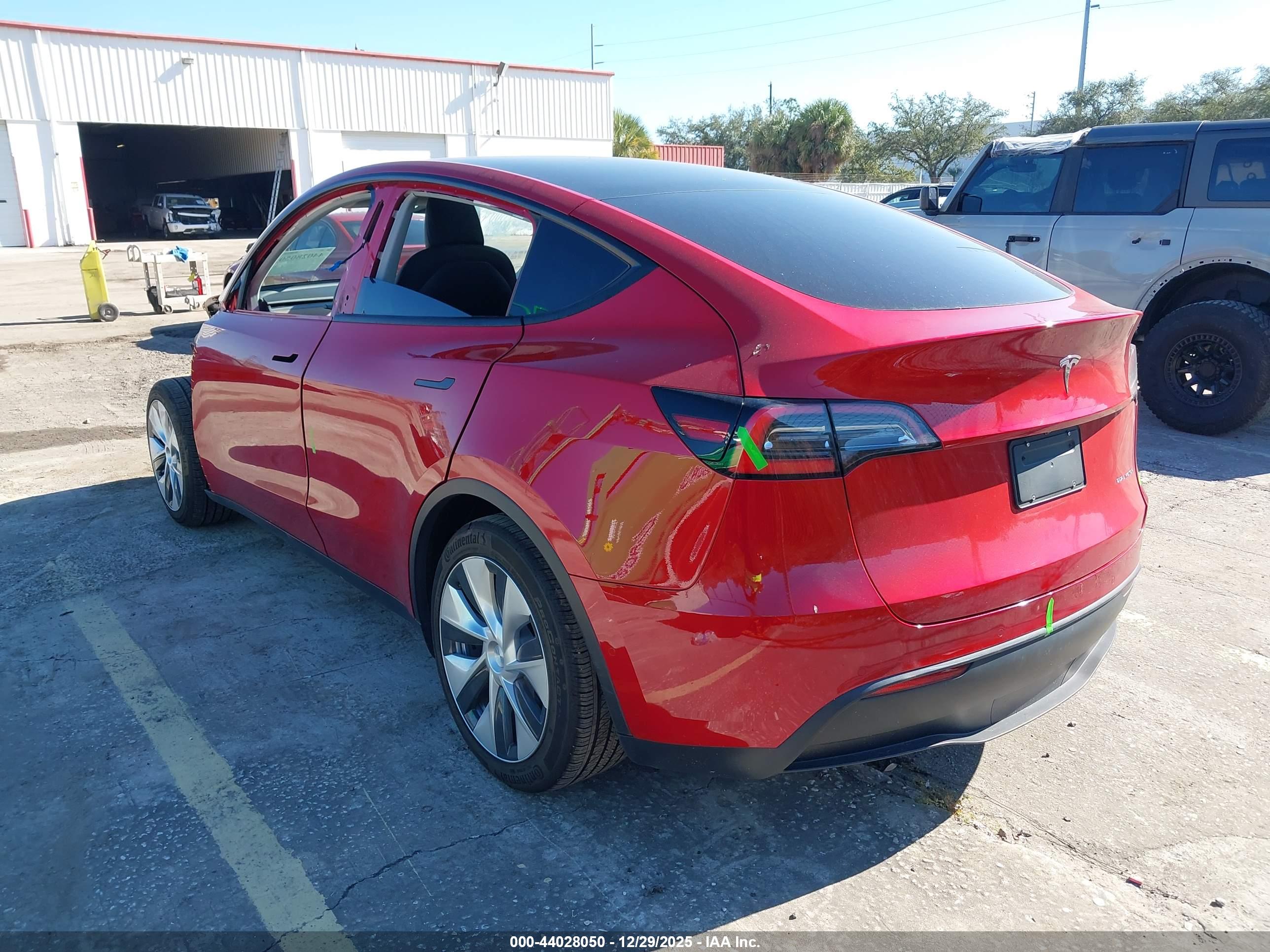 TESLA MODEL image 3
