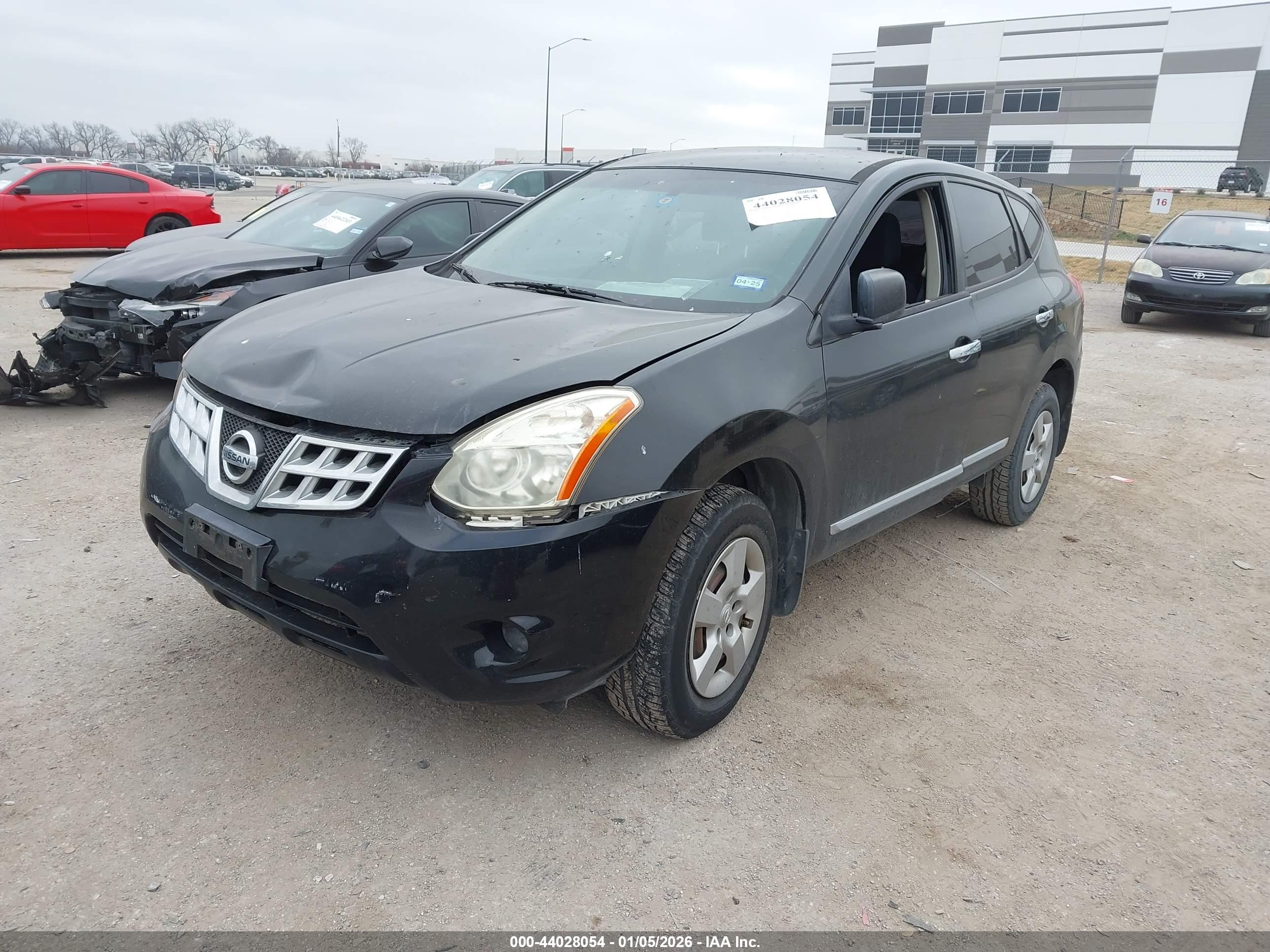 NISSAN ROGUE image 2