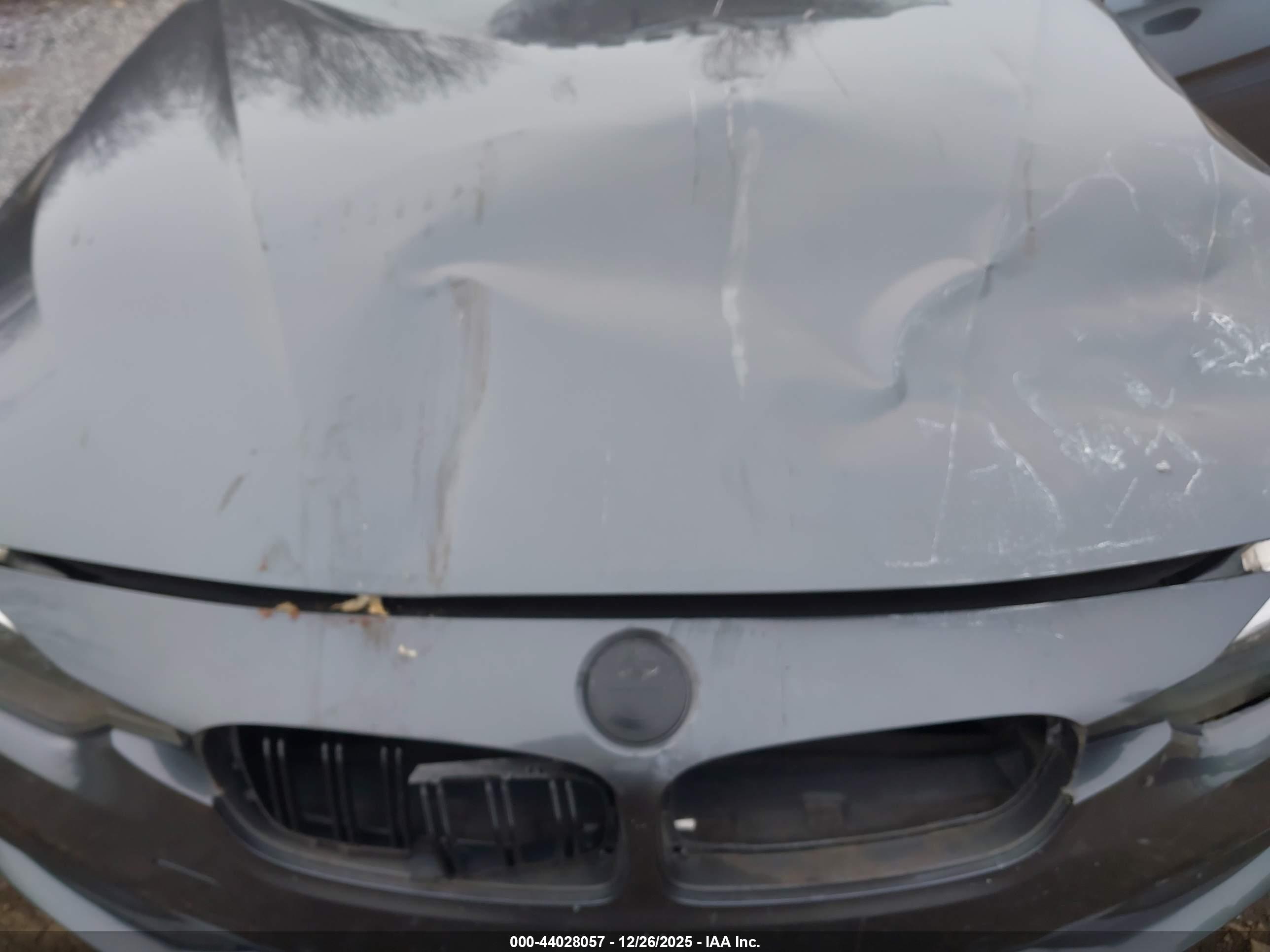 BMW 320I image 10