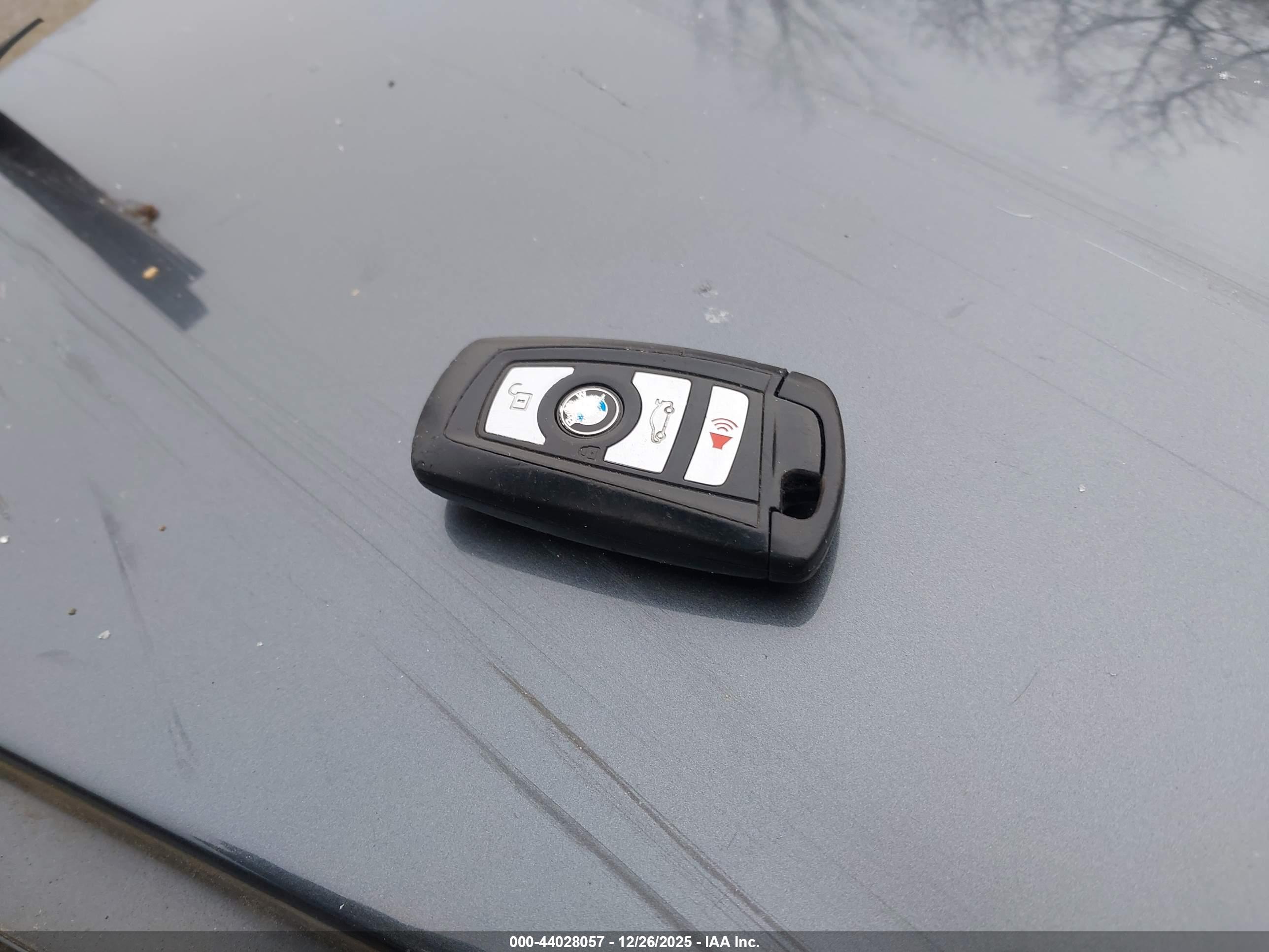 BMW 320I image 11