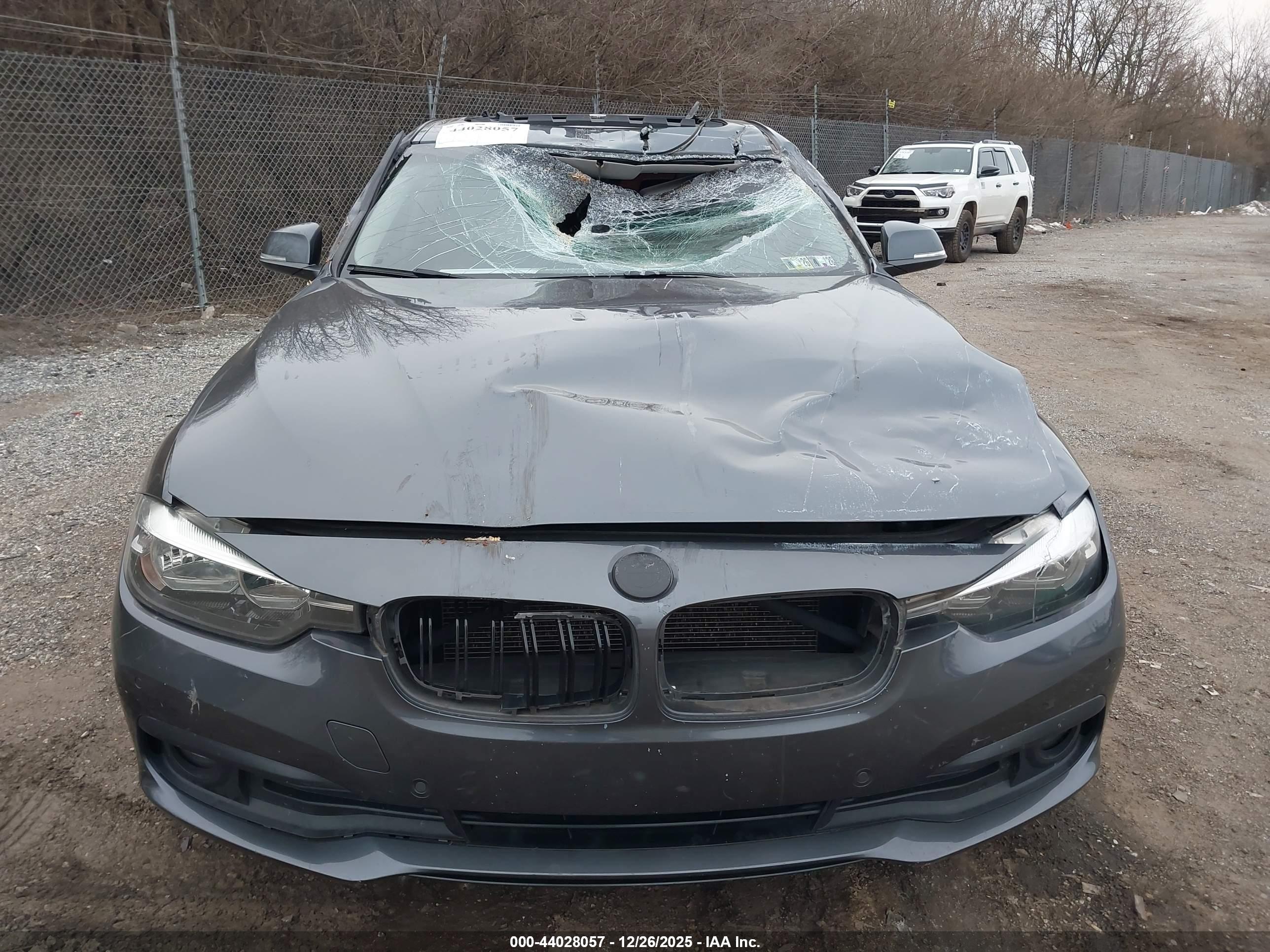 BMW 320I image 6