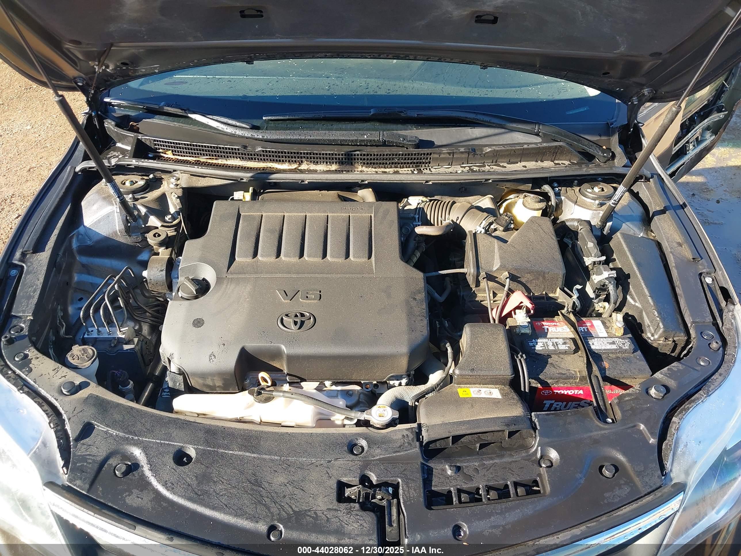 TOYOTA AVALON image 10