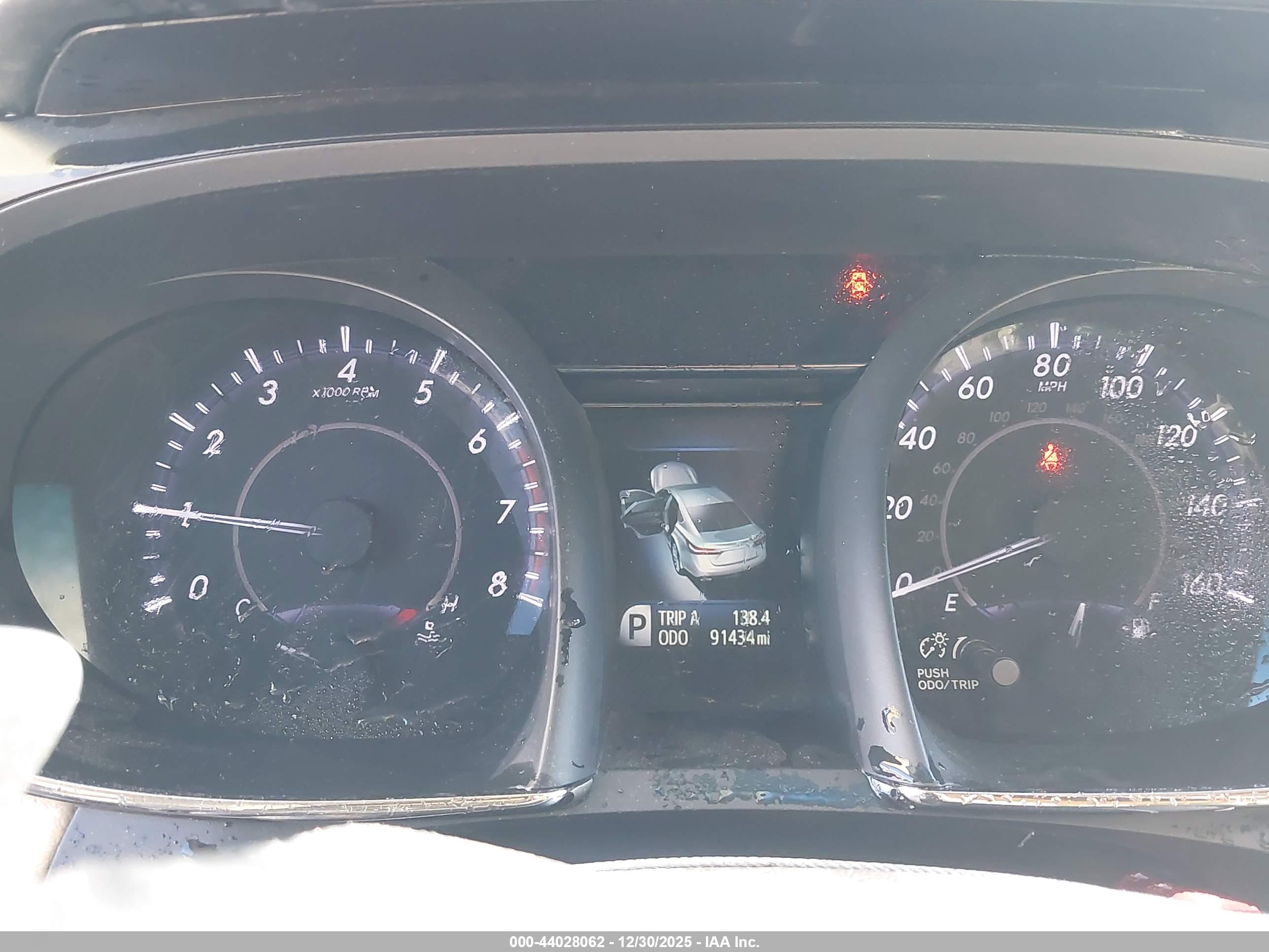 TOYOTA AVALON image 7