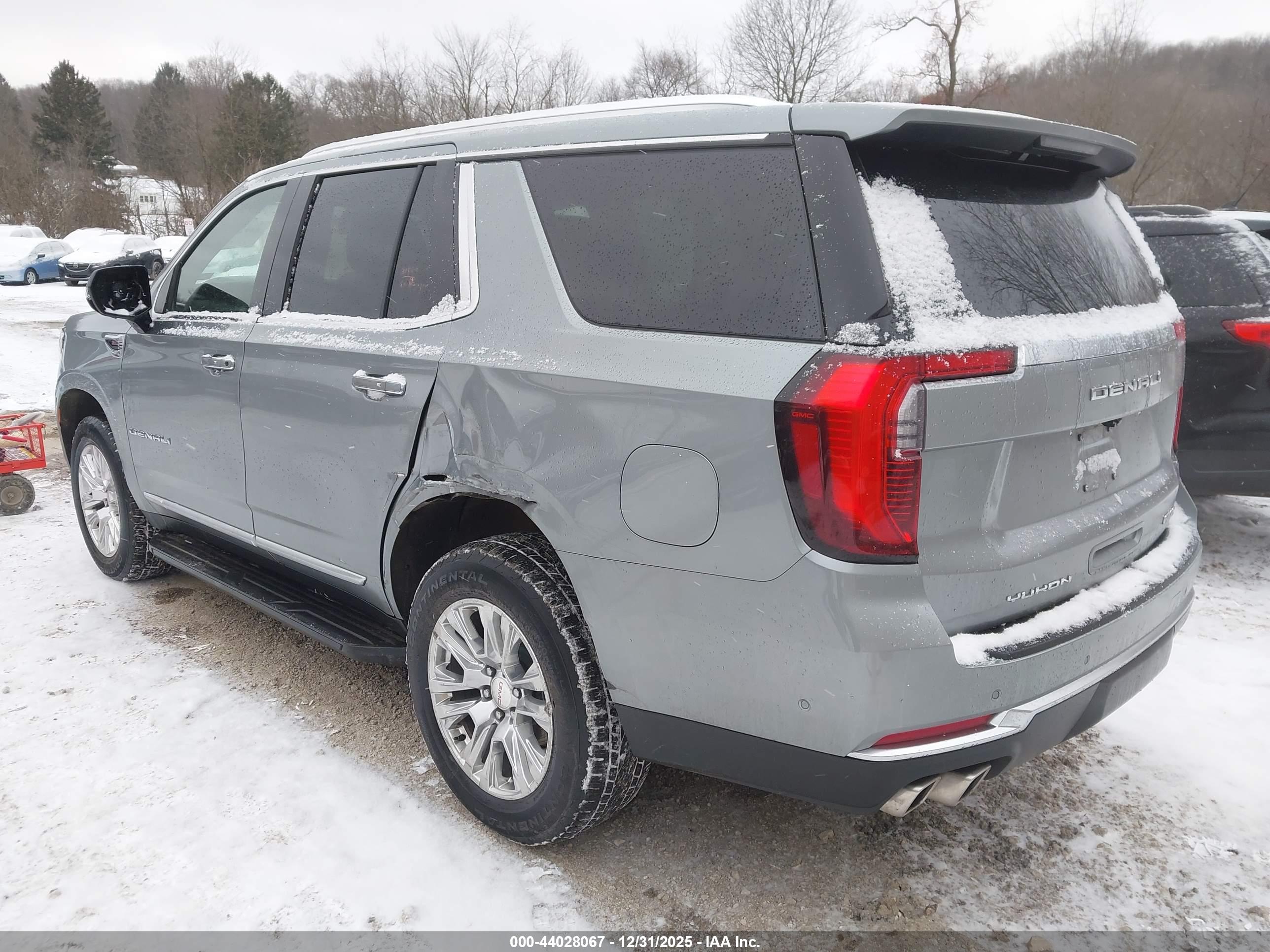 GMC YUKON image 3