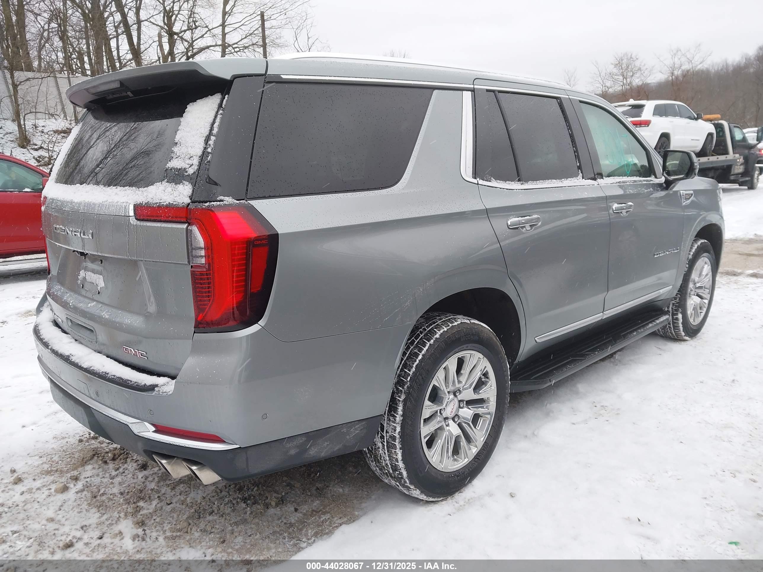 GMC YUKON image 4